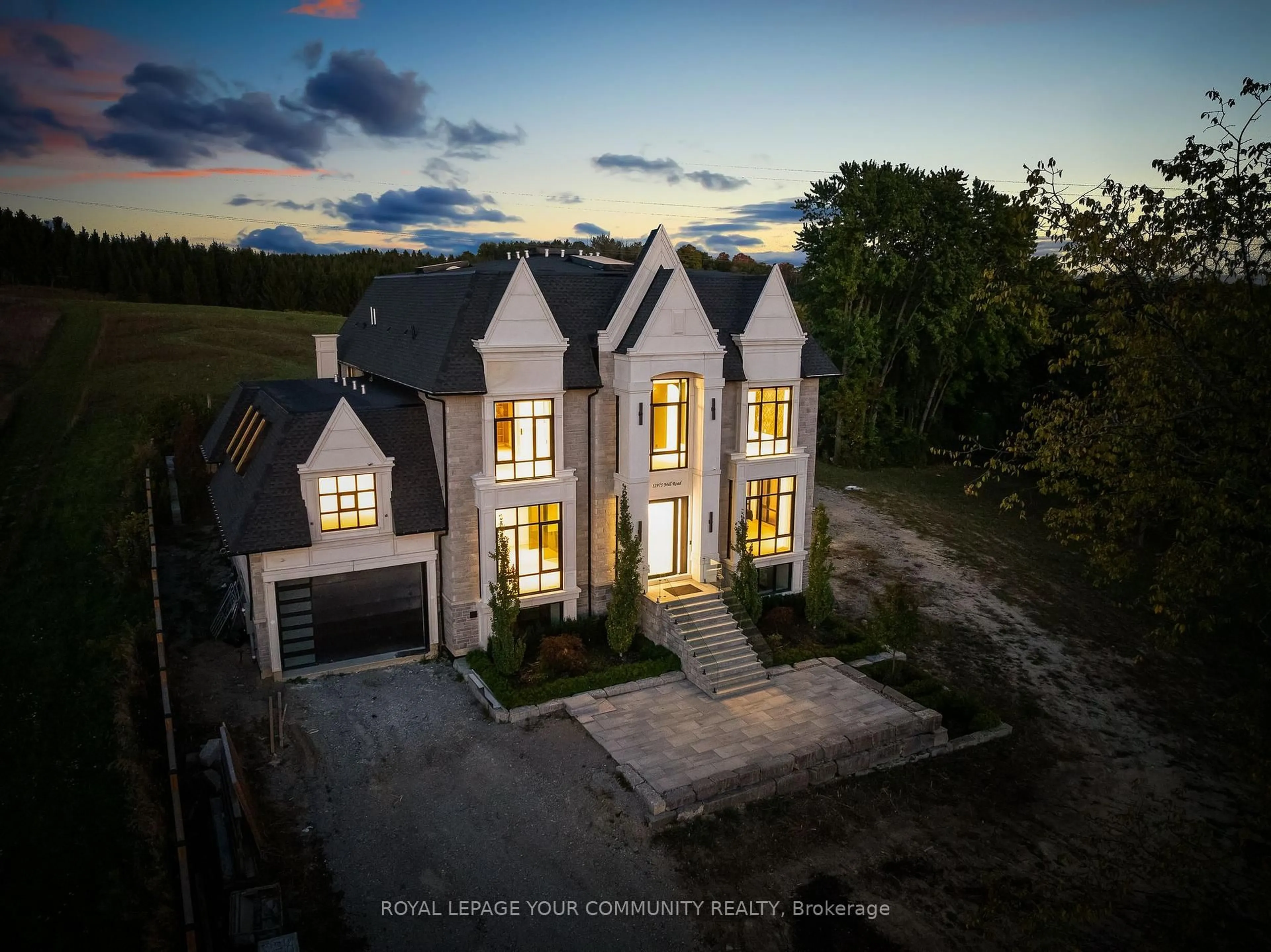 A pic from outside/outdoor area/front of a property/back of a property/a pic from drone, unknown for 12975 Mill Rd, King Ontario L7B 1K4