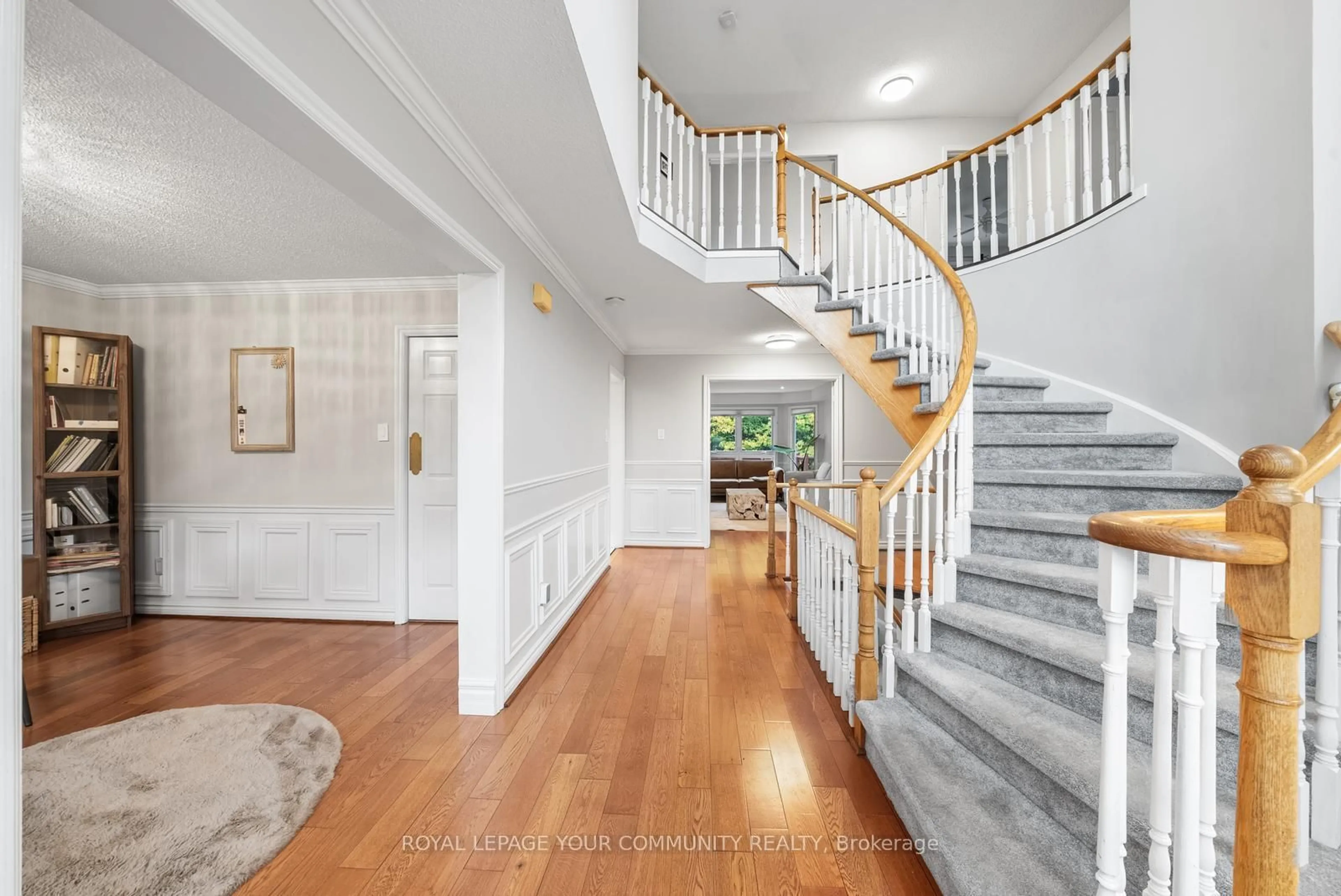 Indoor foyer for 235 Kemano Rd, Aurora Ontario L4G 5Z1
