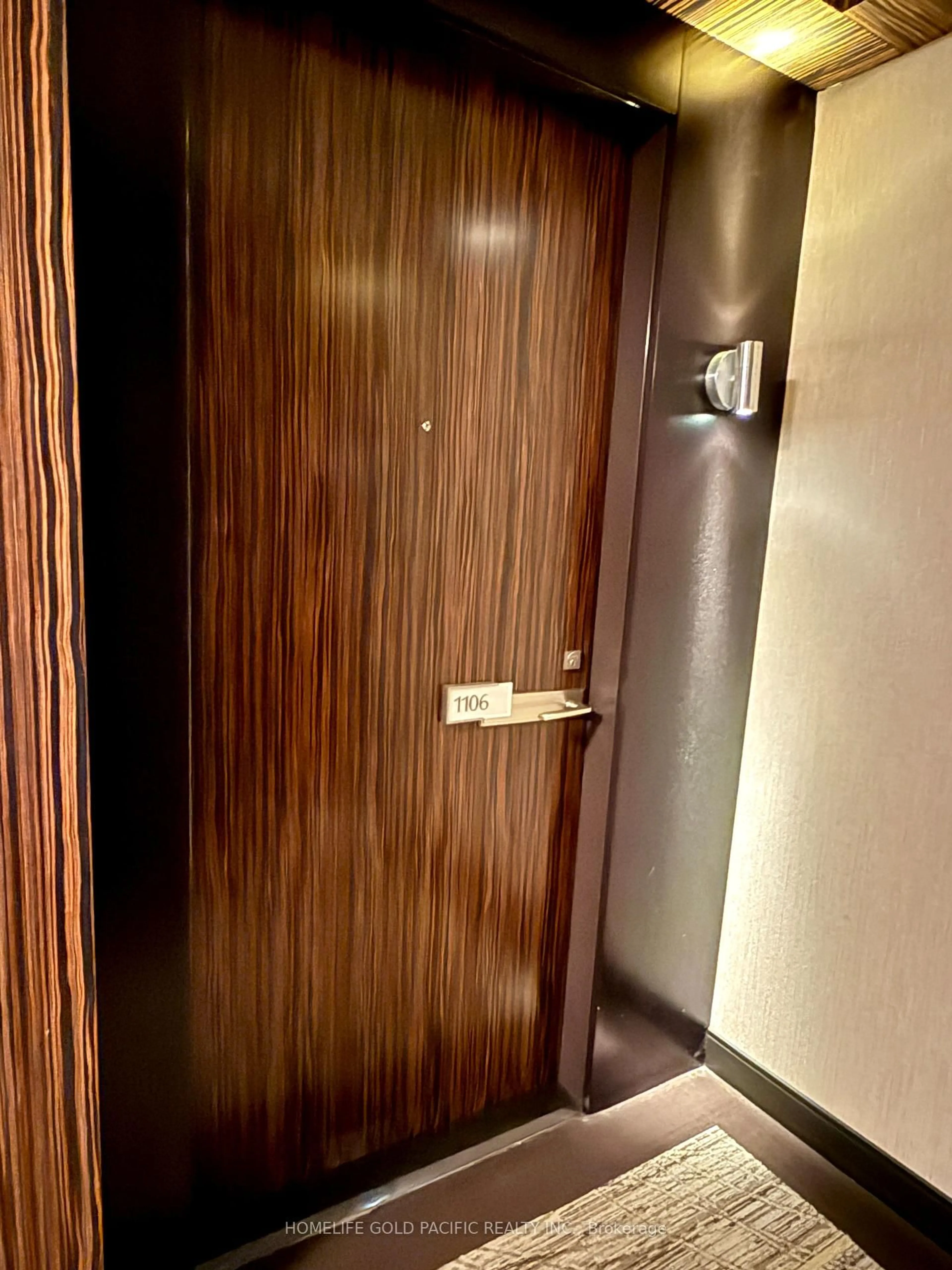 Indoor foyer for 273 South Park Rd #1106, Markham Ontario L3T 0B5