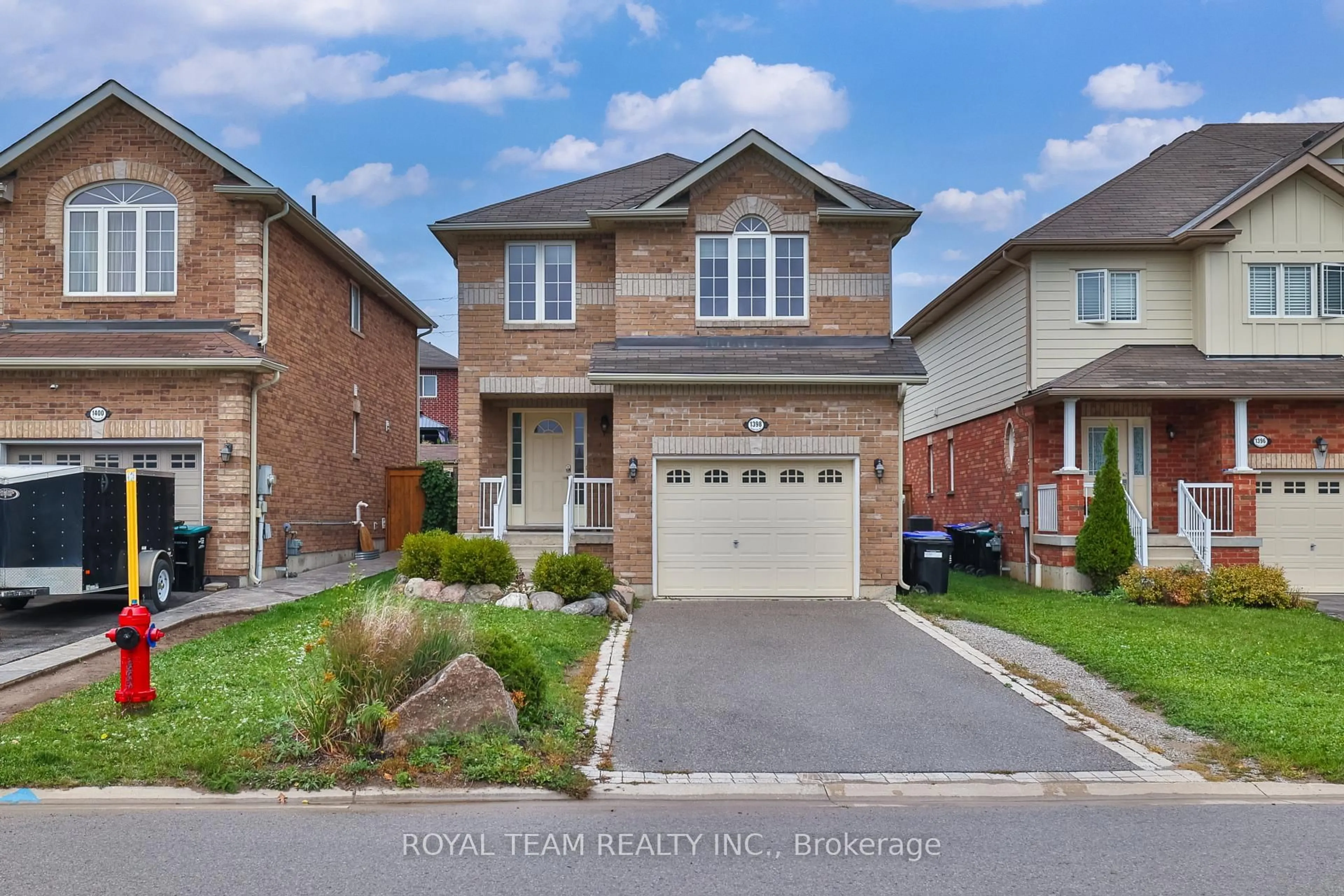Home with brick exterior material, street for 1398 Hunter St, Innisfil Ontario L9S 4B7