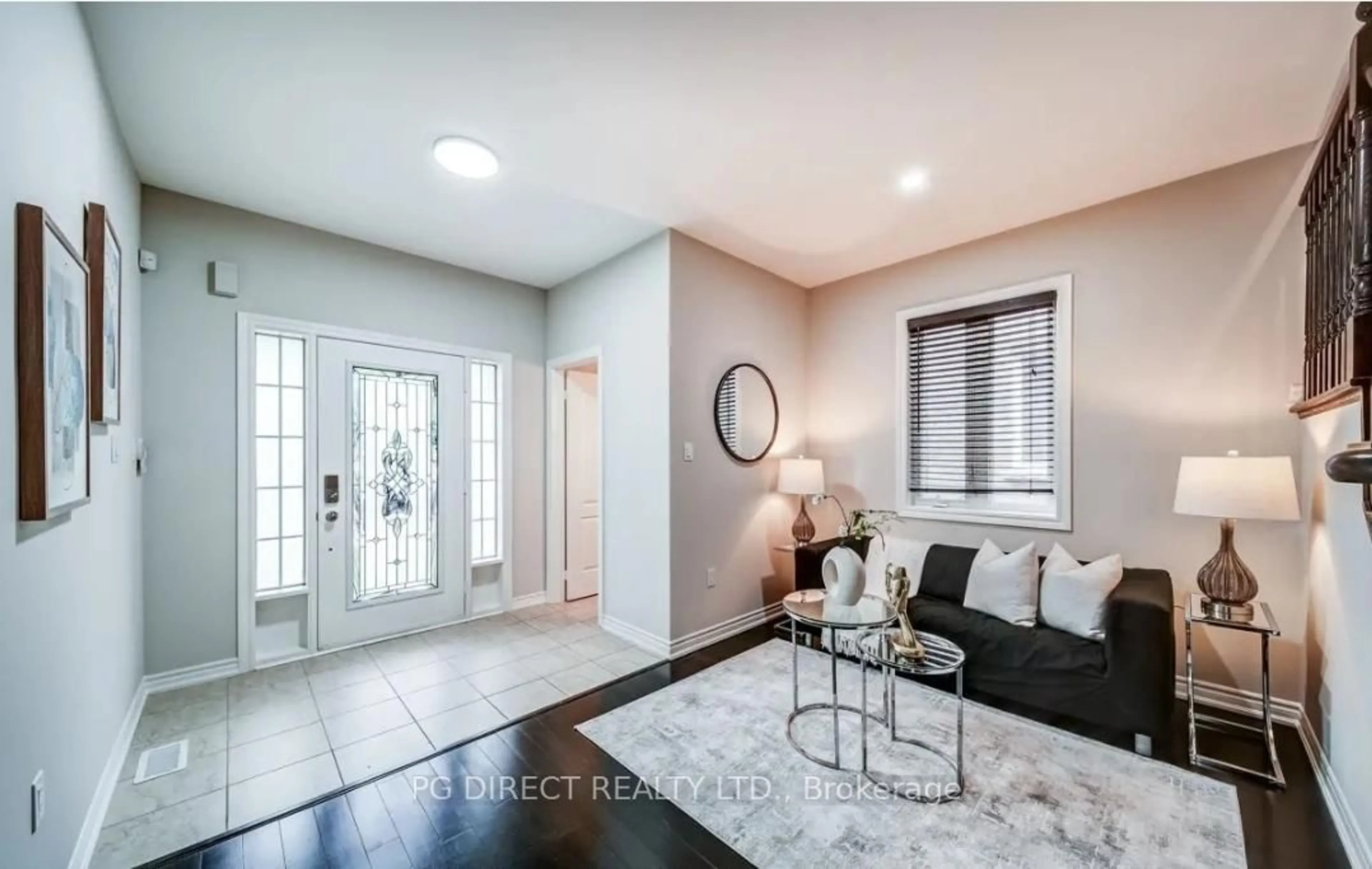 Indoor entryway for 67 Faris St, Bradford West Gwillimbury Ontario L3Z 0C5