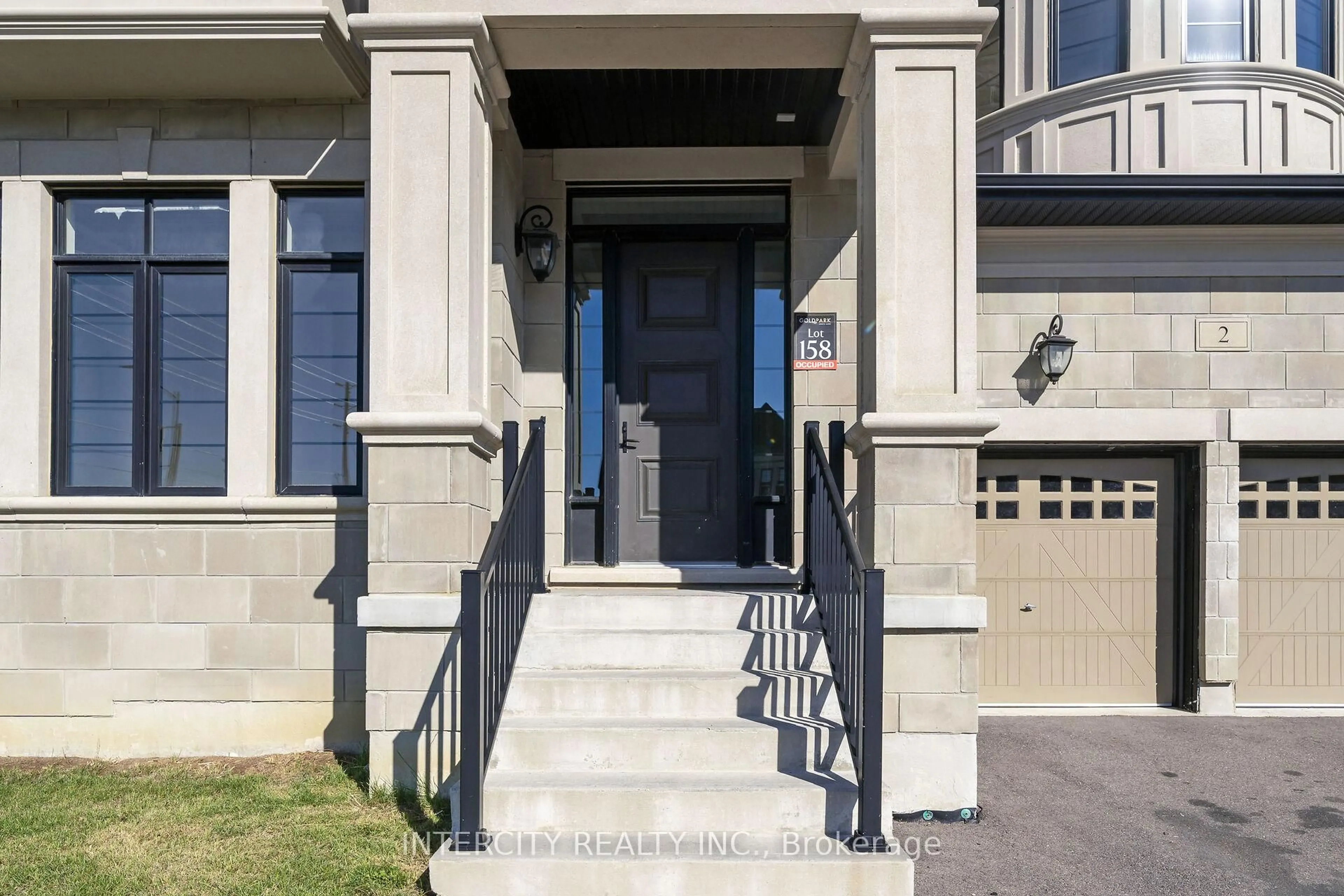 Indoor entryway for 2 Pine Heights Dr, Vaughan Ontario L4H 5C9