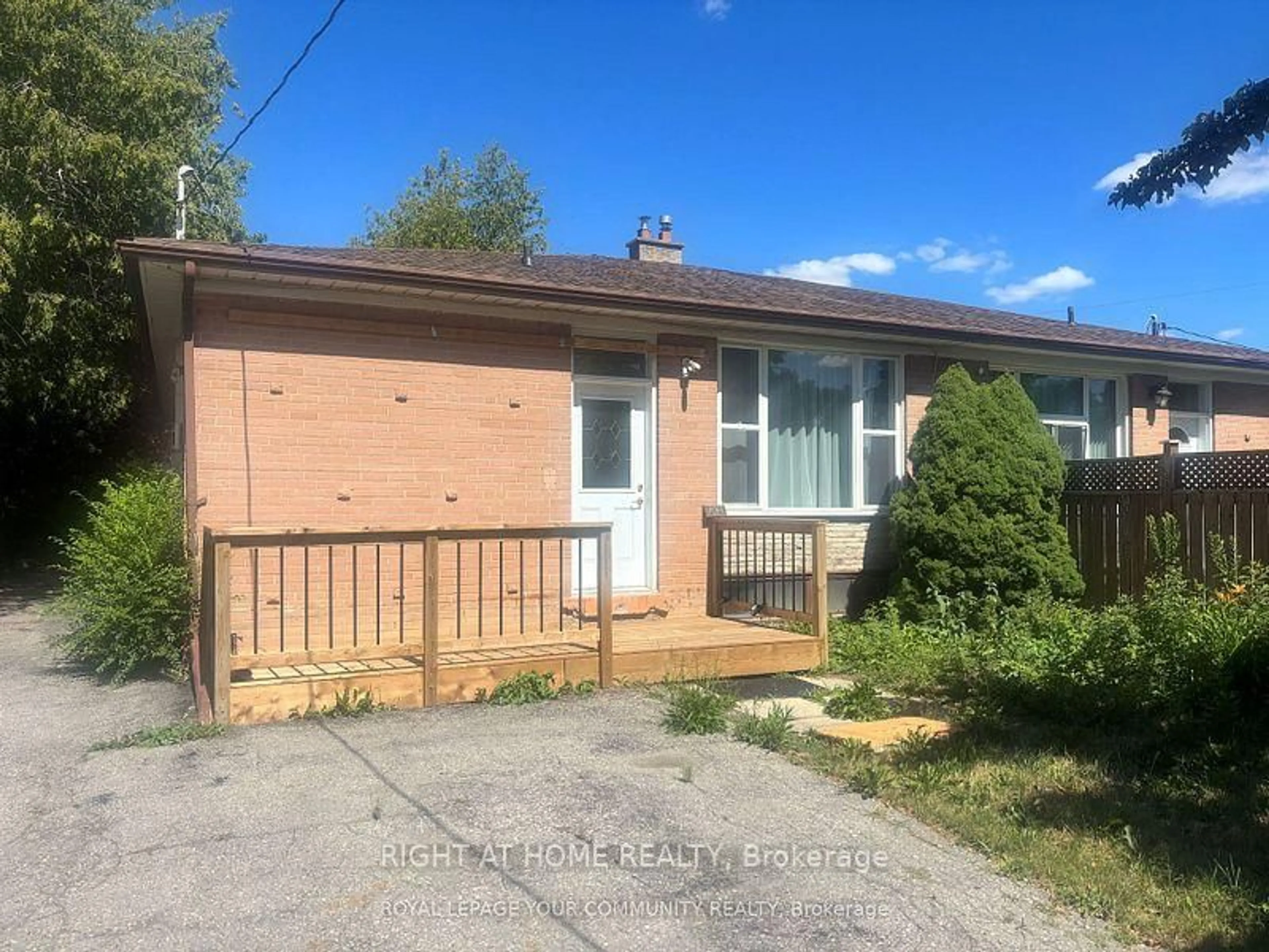 Unknown for 211 Axminster Dr, Richmond Hill Ontario L4C 2W2