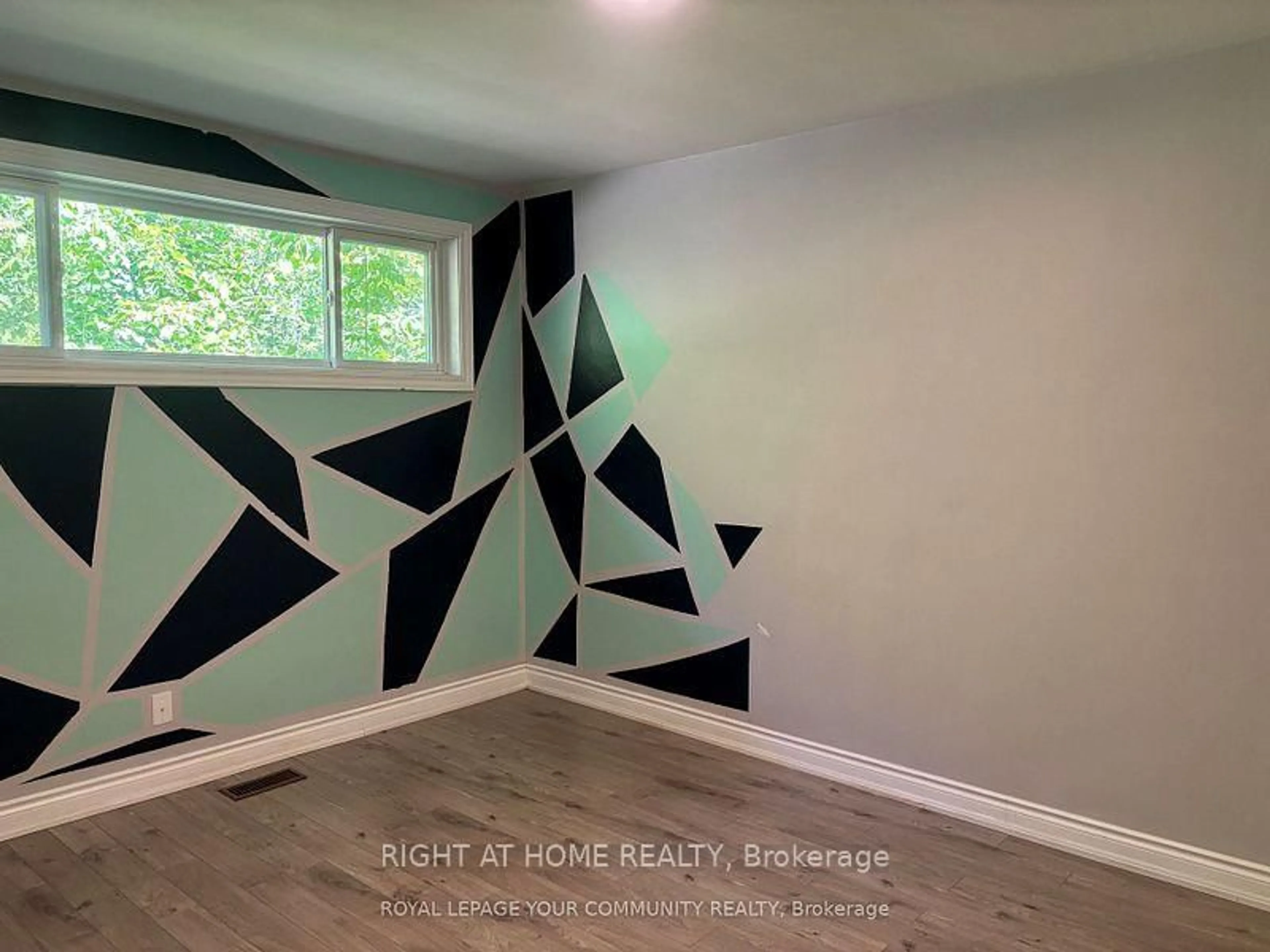 A pic of a room for 211 Axminster Dr, Richmond Hill Ontario L4C 2W2