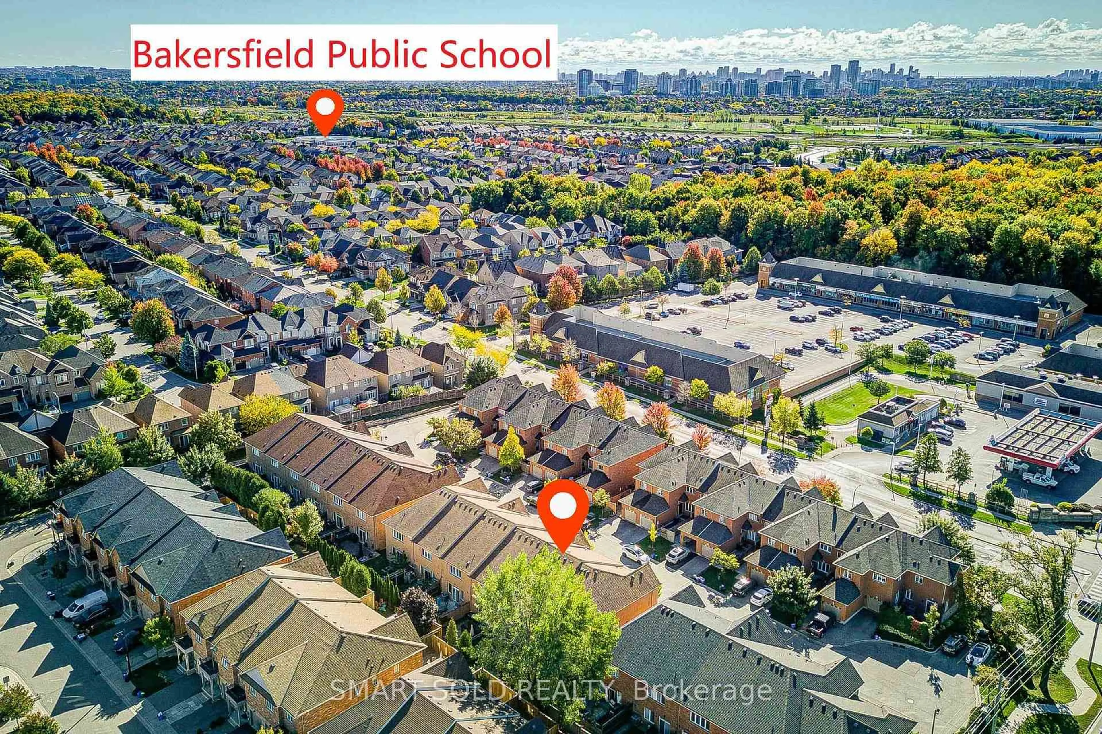 A pic from outside/outdoor area/front of a property/back of a property/a pic from drone, street for 700 Summeridge Dr #7, Vaughan Ontario L4J 0C5