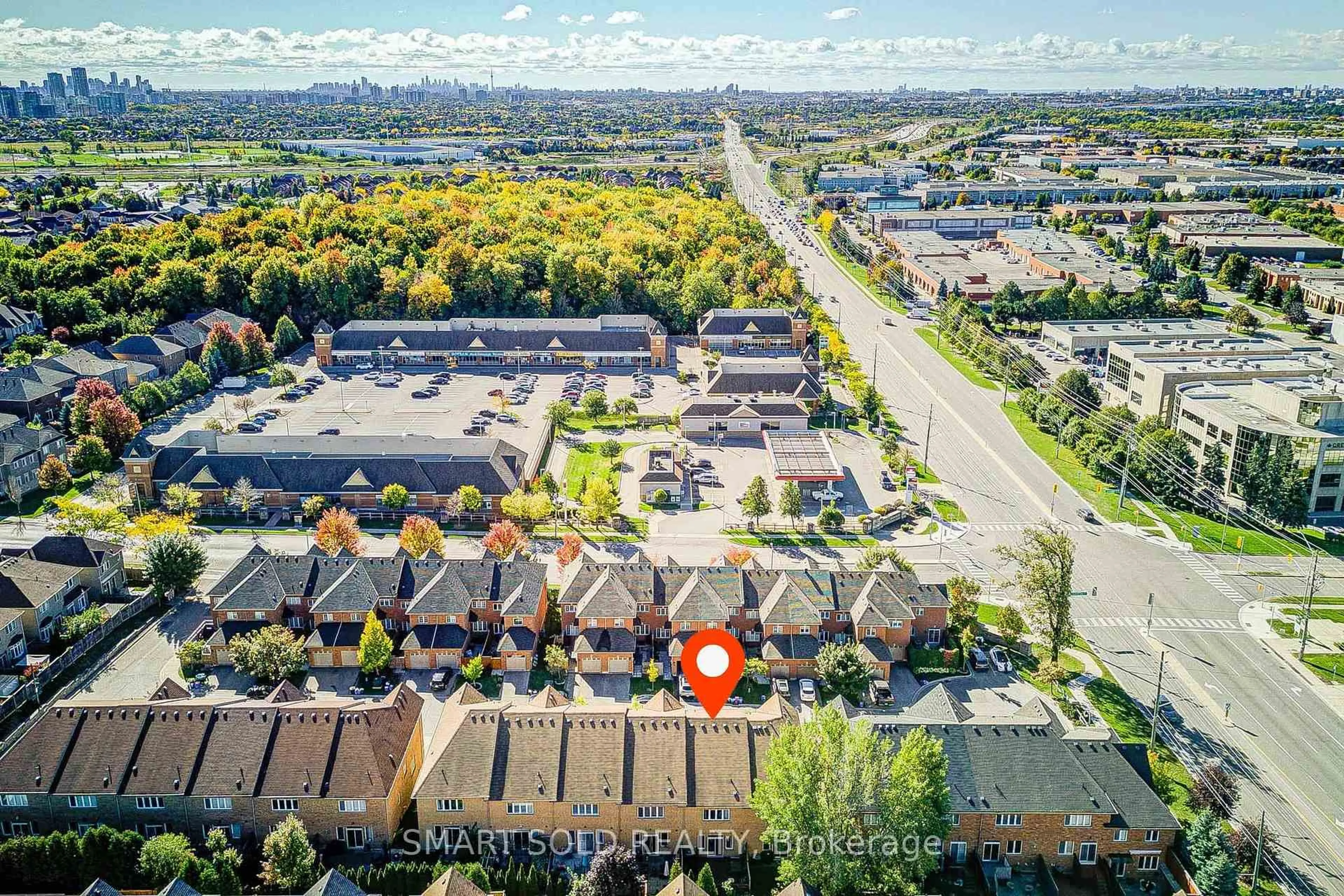 A pic from outside/outdoor area/front of a property/back of a property/a pic from drone, street for 700 Summeridge Dr #7, Vaughan Ontario L4J 0C5