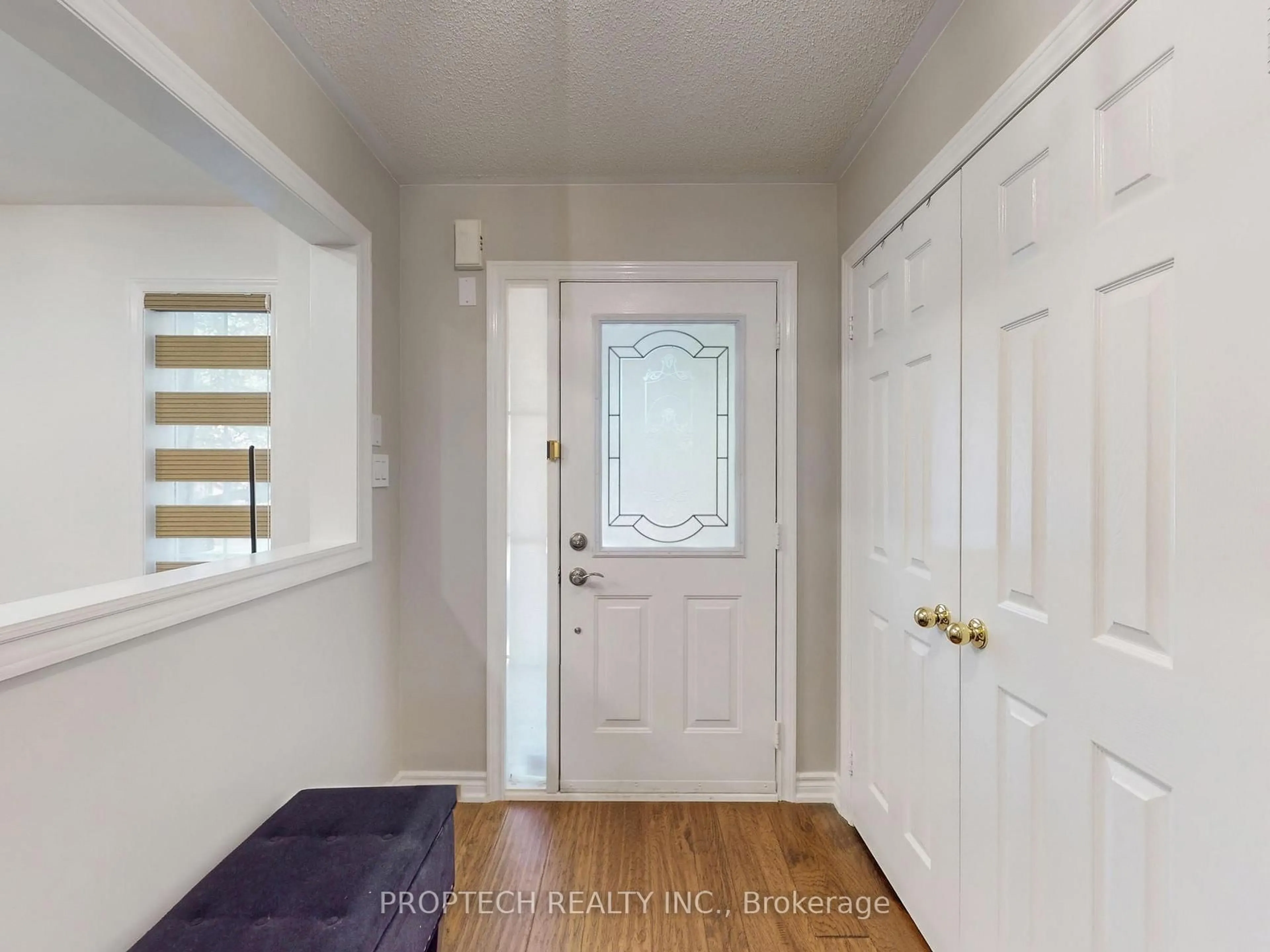 Indoor entryway for 61 Cariglia Tr, Markham Ontario L3R 4X1