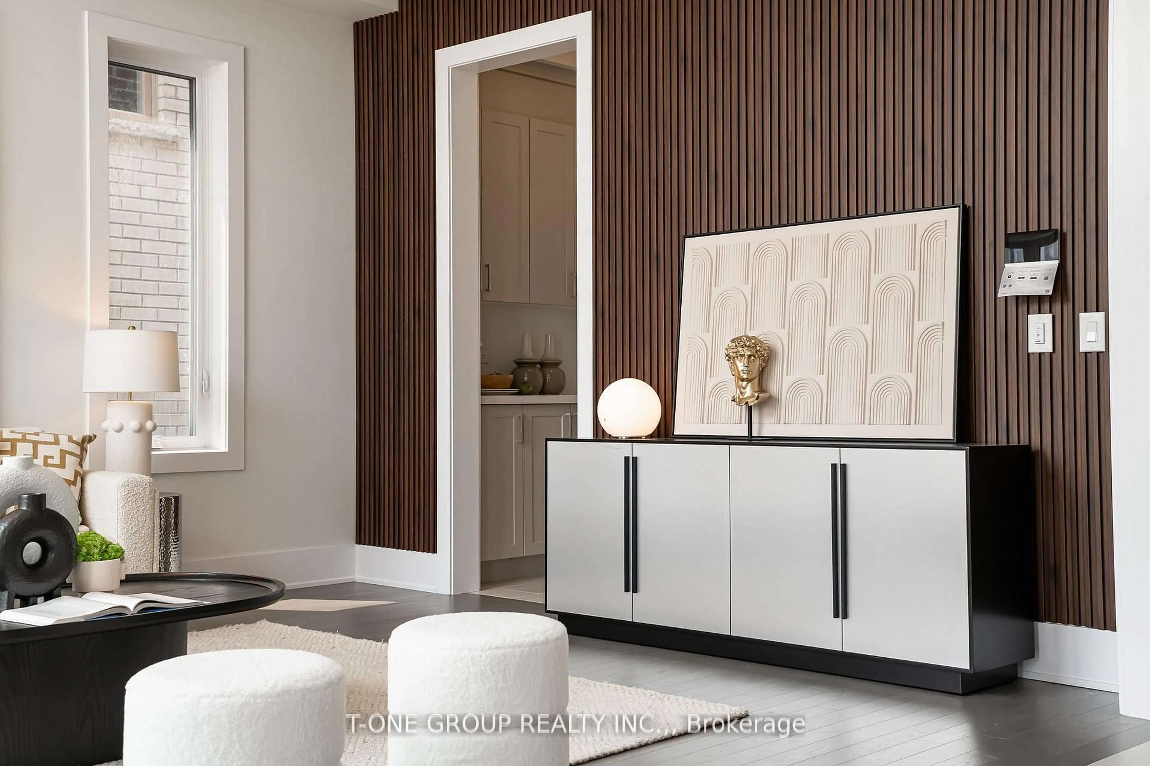 Indoor entryway for 72 Meizhou Ave, Markham Ontario L6C 3N1
