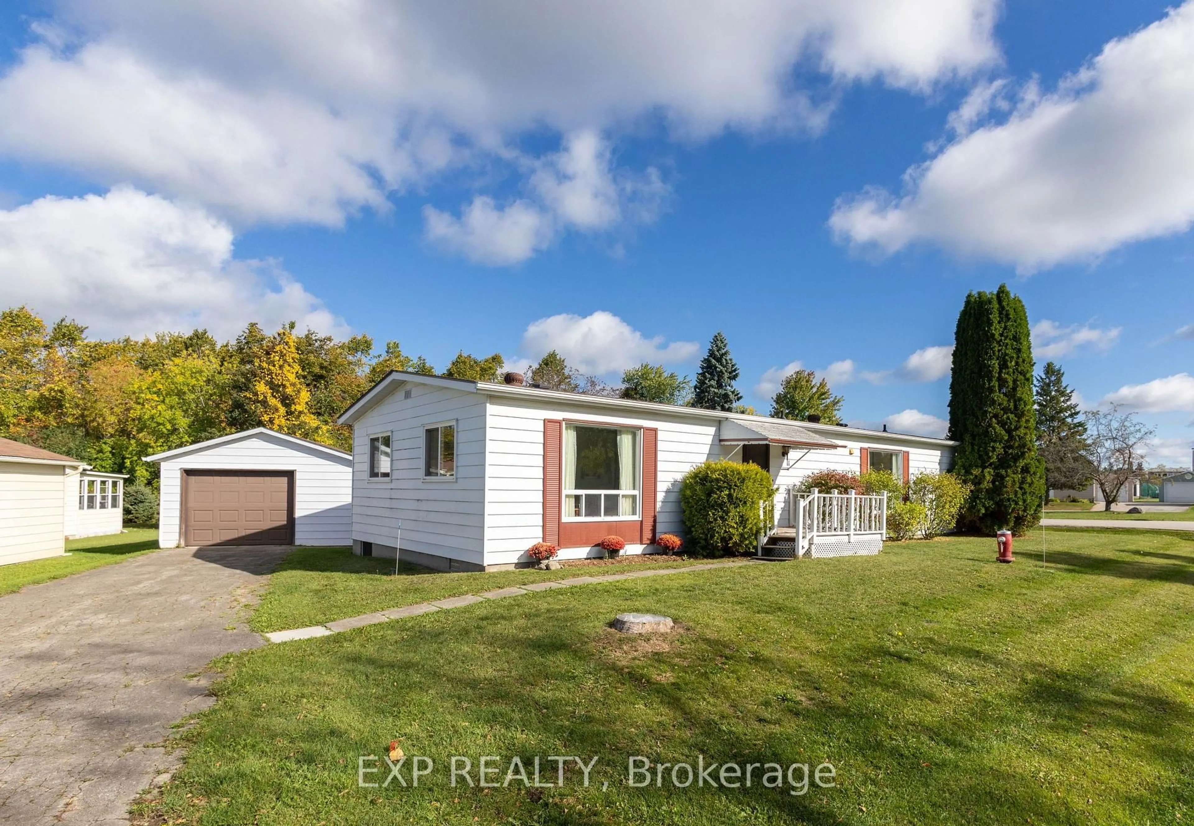 A pic from outside/outdoor area/front of a property/back of a property/a pic from drone, water/lake/river/ocean view for 11 Geneva Crt, Georgina Ontario L0E 1R0