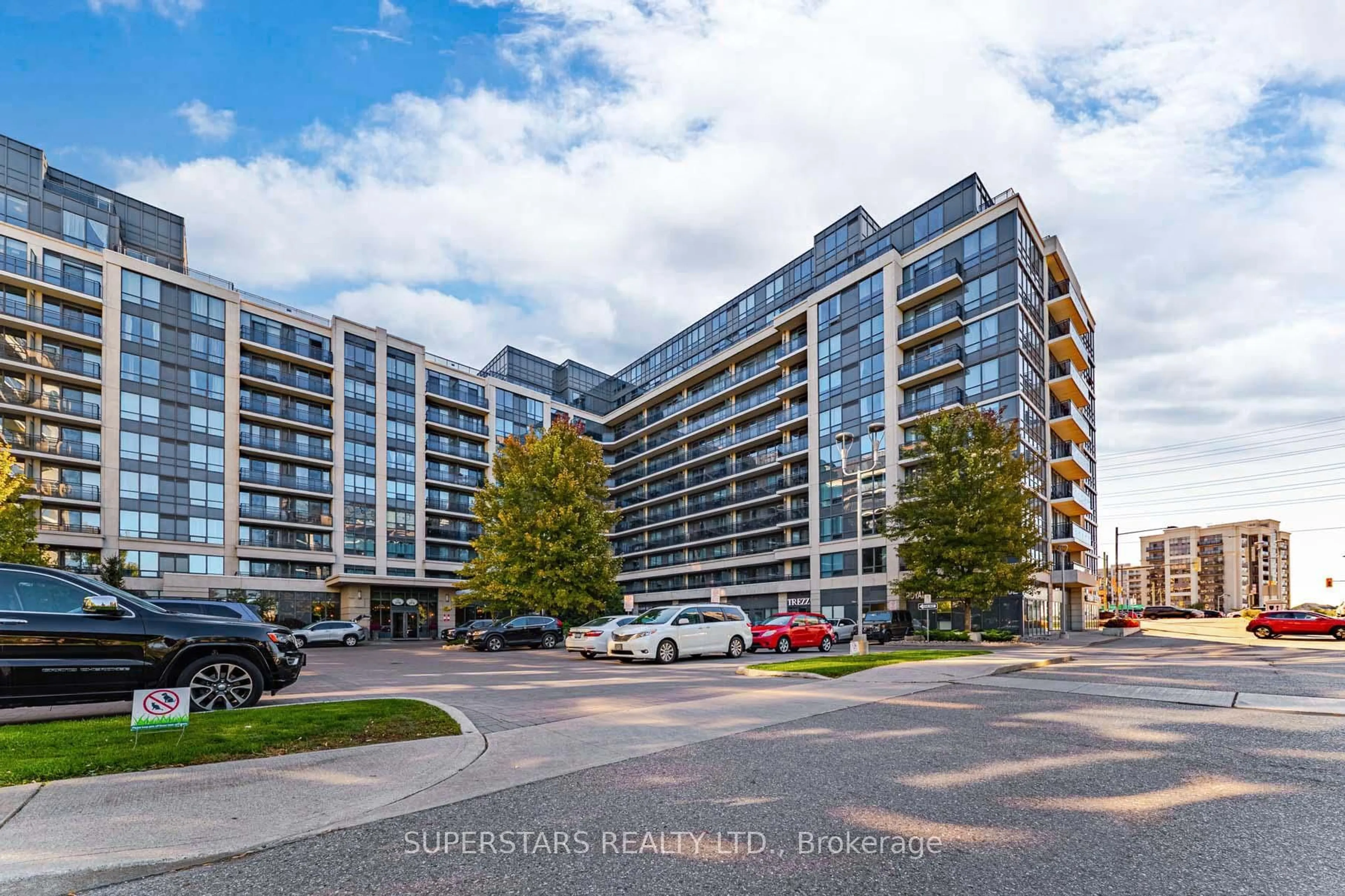 A pic from outside/outdoor area/front of a property/back of a property/a pic from drone, unknown for 372 Highway 7 #516, Richmond Hill Ontario L4B 0C6
