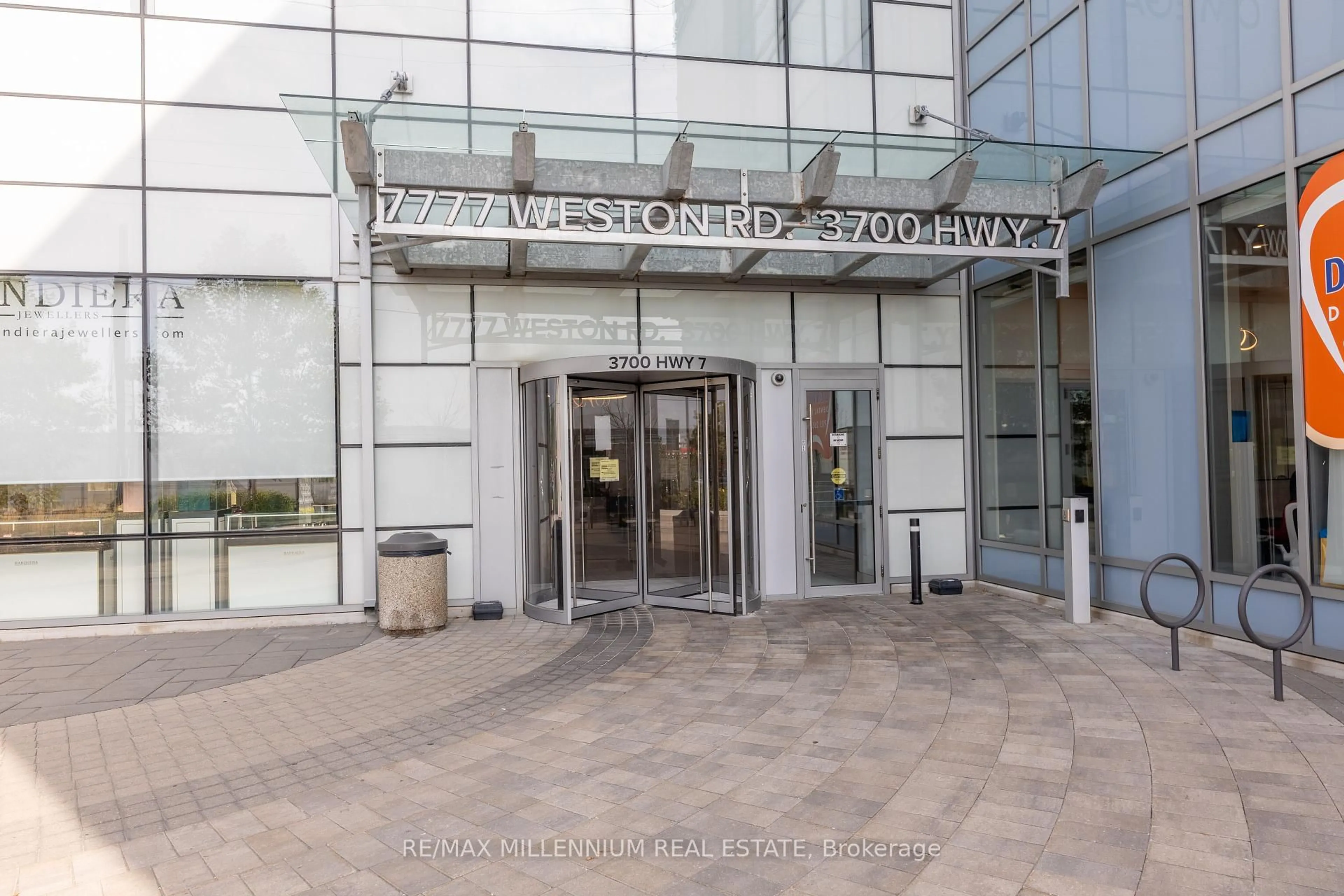 Indoor foyer for 3700 Highway 7 Rd #1401, Vaughan Ontario L4L 0G3