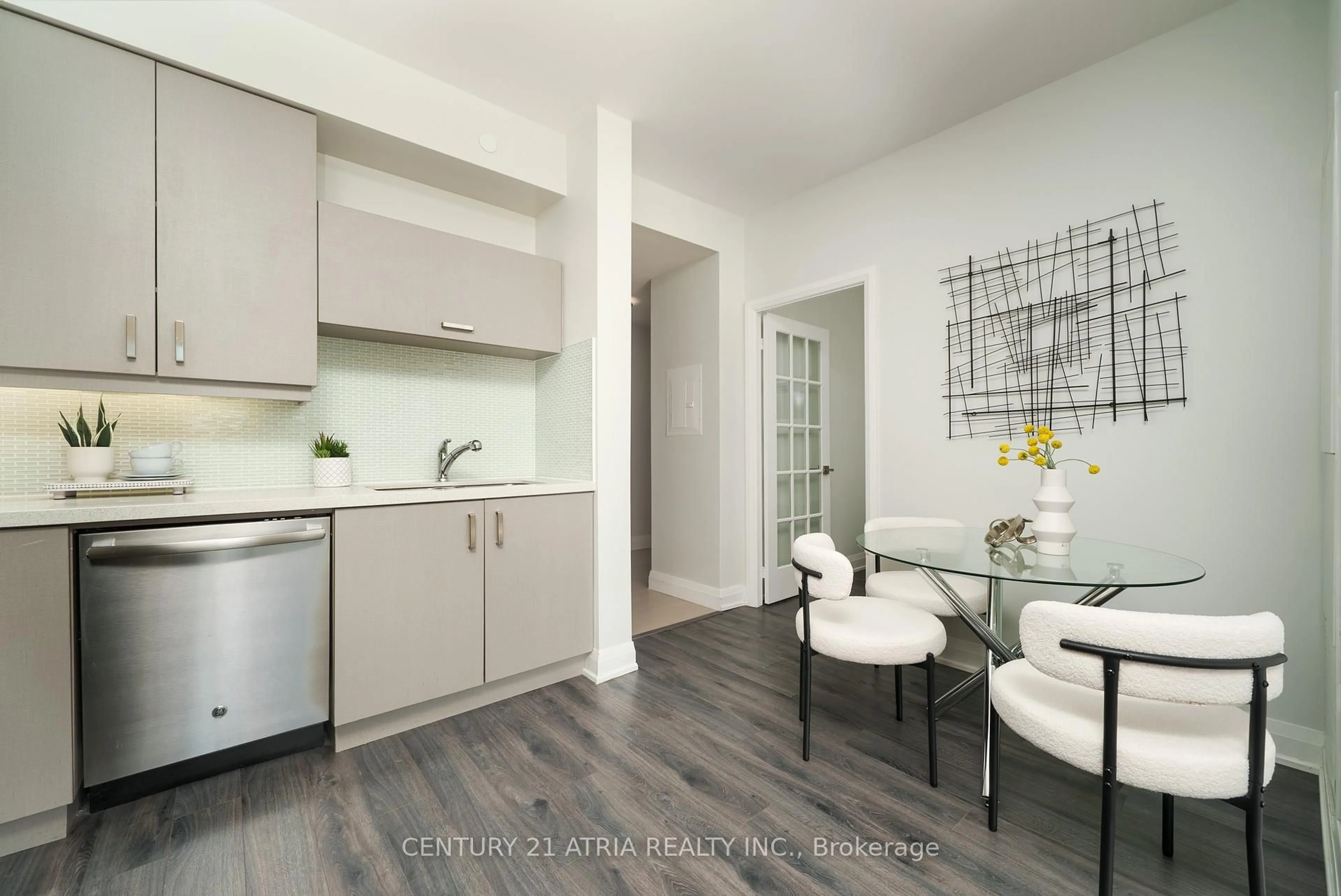 Unknown for 18 Uptown Dr #321, Markham Ontario L3R 5M5