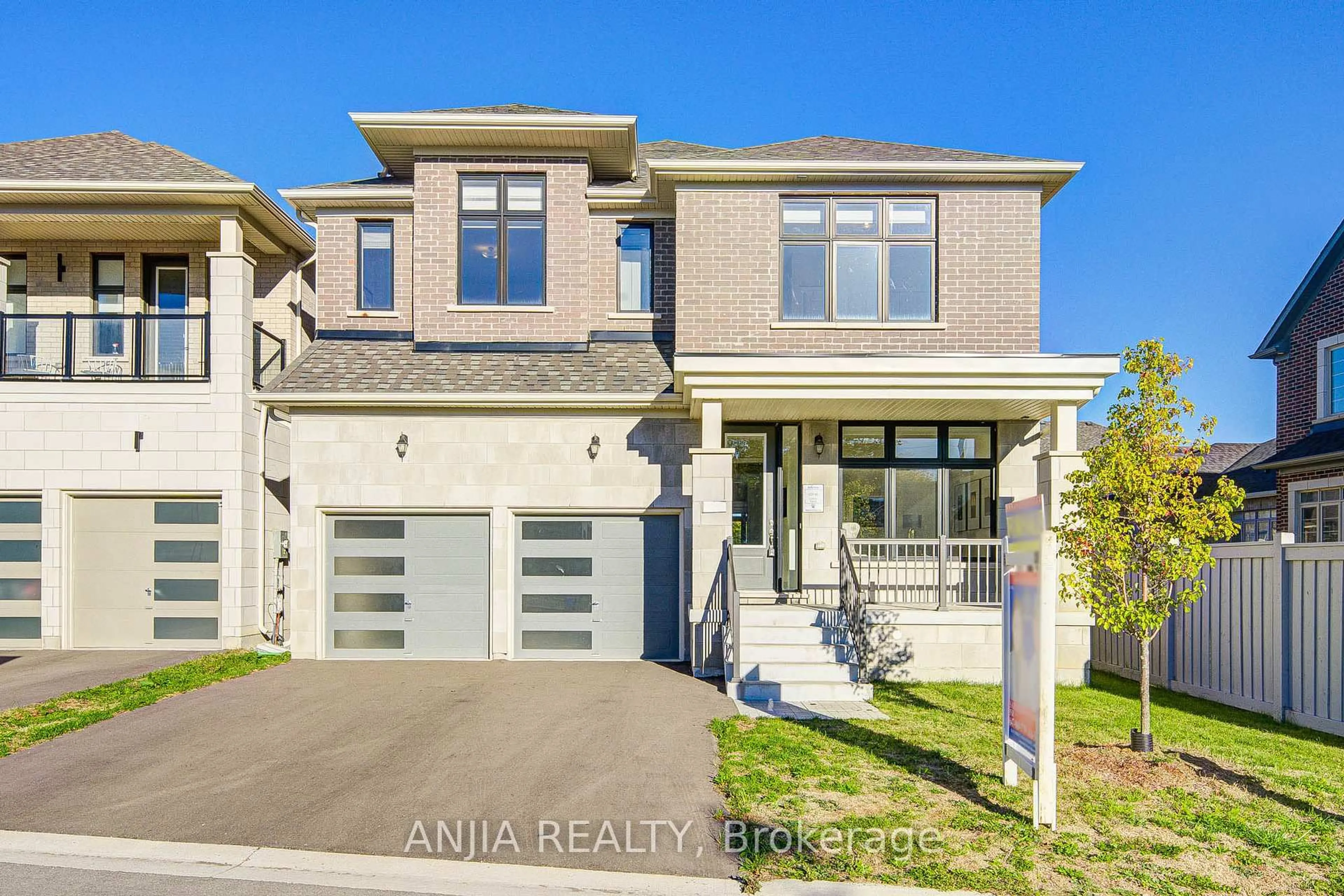 Home with brick exterior material, street for 3 Joiner Circ, Whitchurch-Stouffville Ontario L4A 7X4