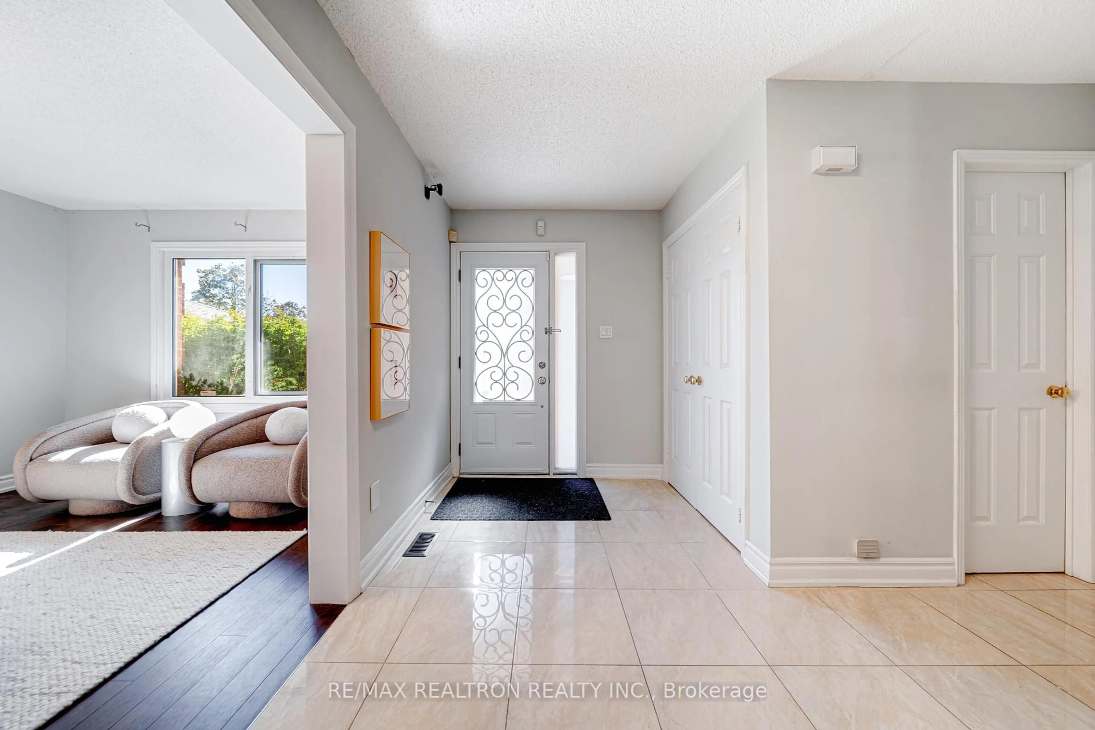 Indoor entryway for 261 Hollingham Rd, Markham Ontario L3R 8J7