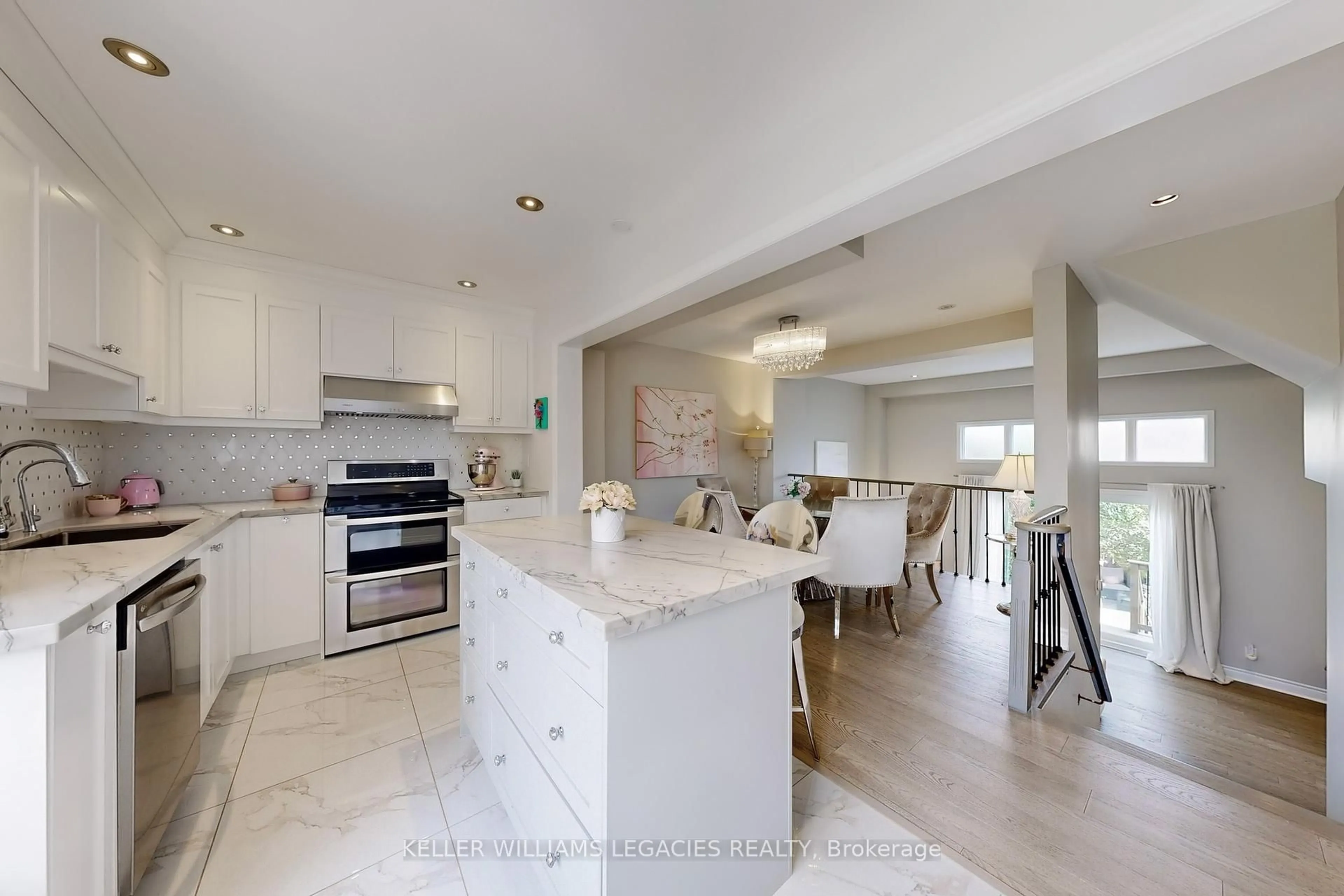 Open concept kitchen, ceramic/tile floor for 69 Crieff Ave, Vaughan Ontario L6A 2B9