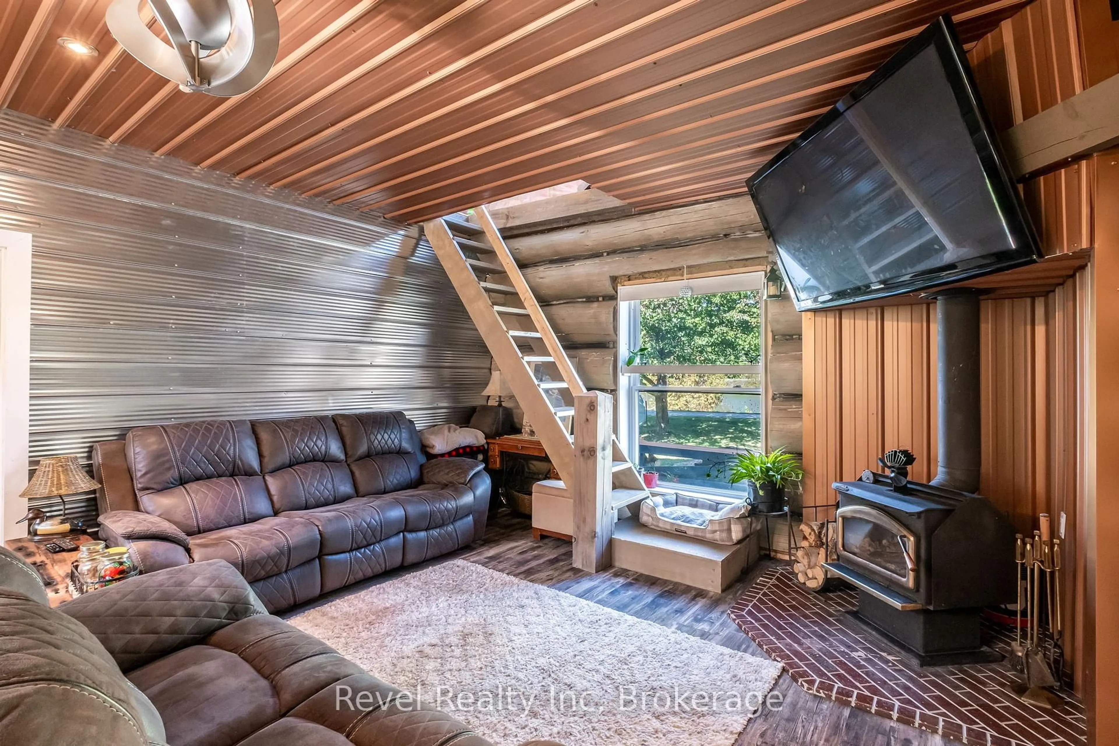 Living room with furniture, unknown for 68 Talbot Dr, Brock Ontario L0K 1A0