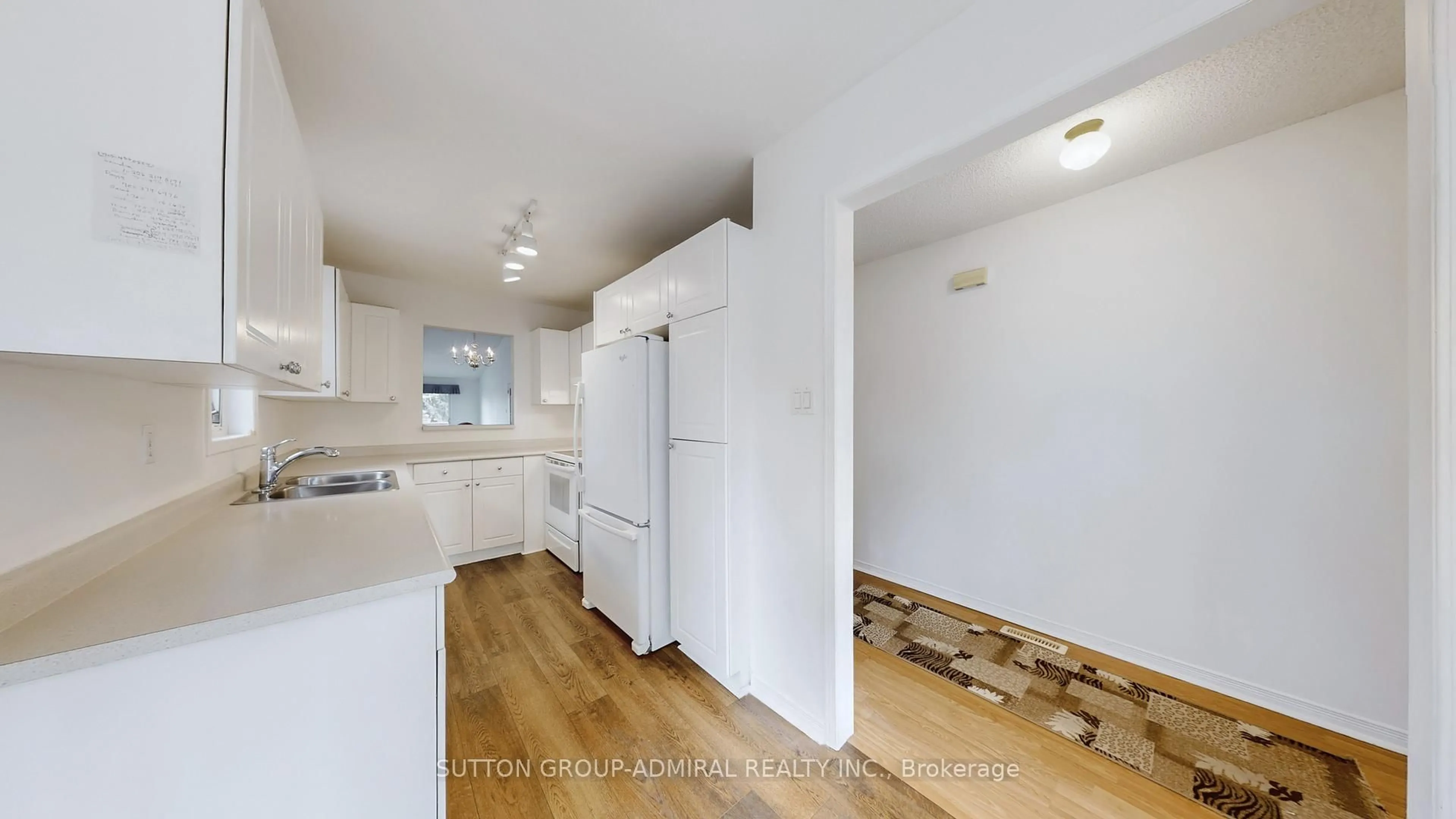 Standard kitchen, unknown for 168 Green Briar Rd, New Tecumseth Ontario L9R 1X9
