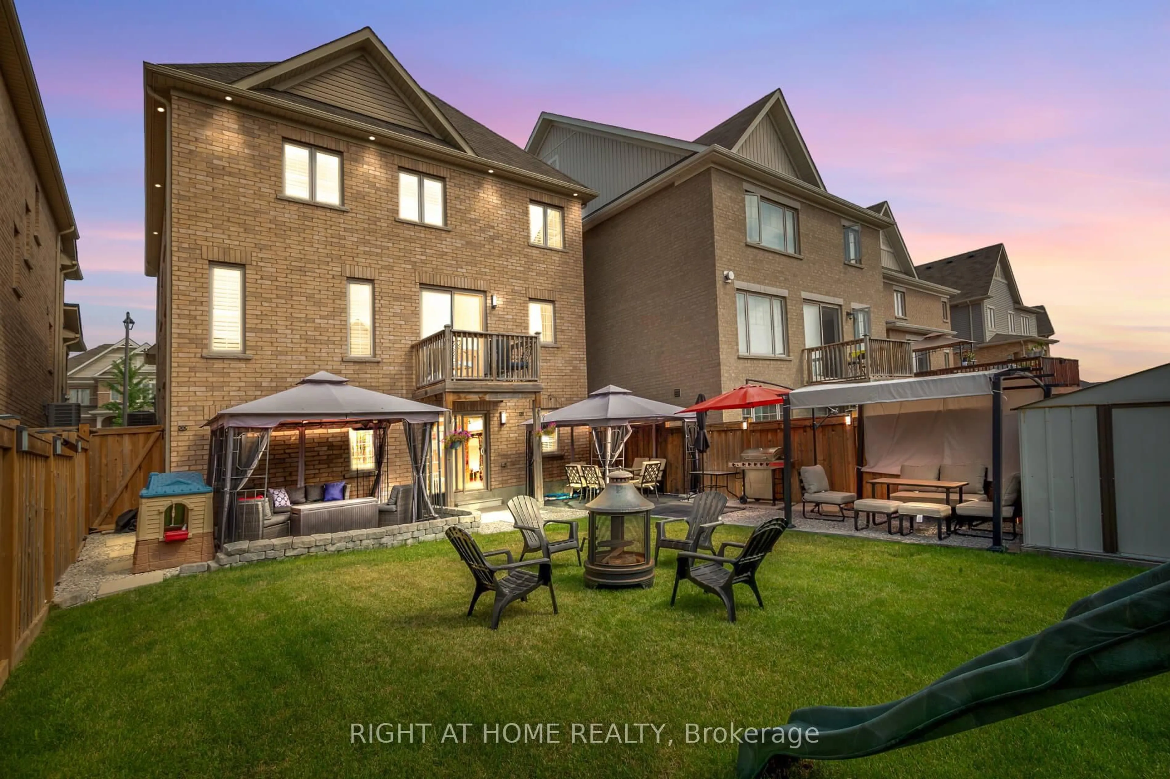 Patio, street for 5 Pridham Pl, New Tecumseth Ontario L0G 1W0