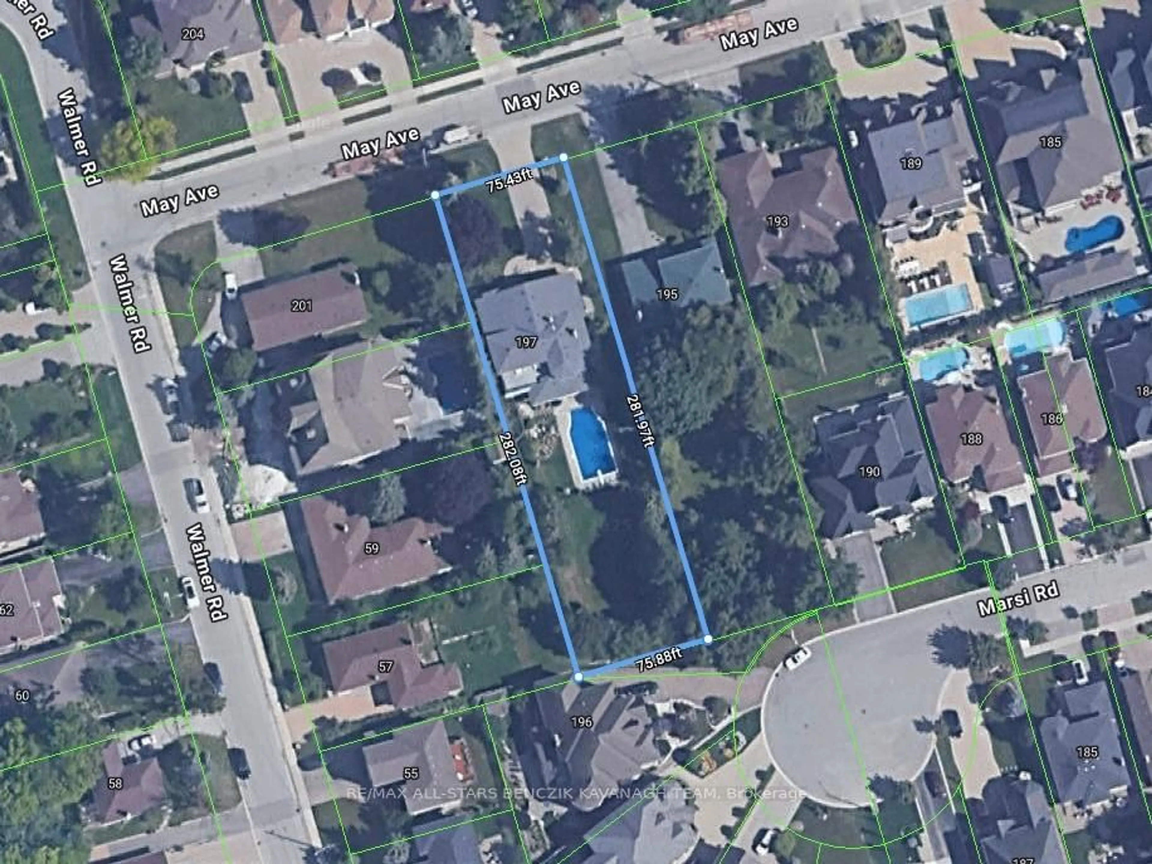 A pic from outside/outdoor area/front of a property/back of a property/a pic from drone, street for 197 May Ave, Richmond Hill Ontario L4C 3S8