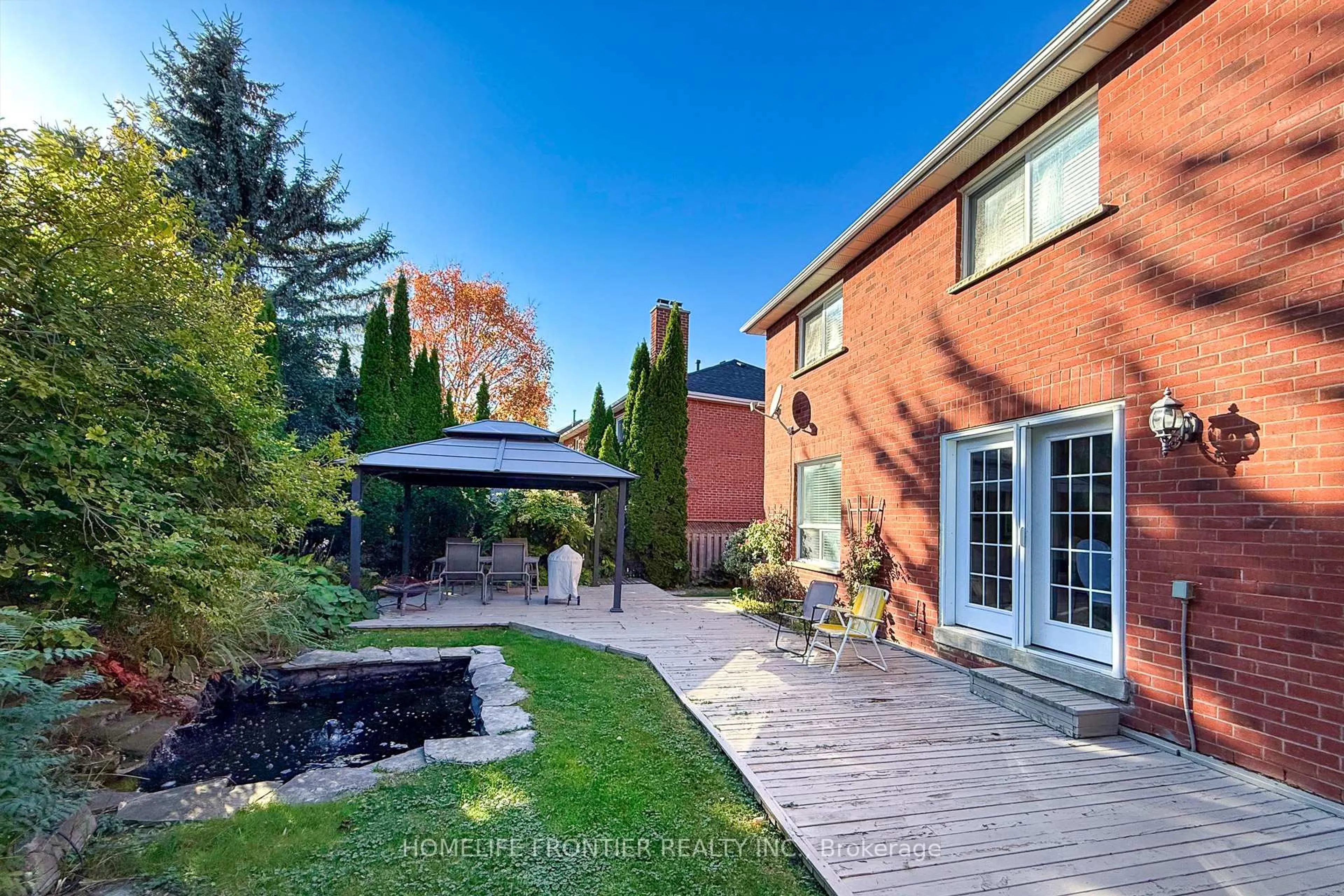 Home with brick exterior material, street for 246 Jelley Ave, Newmarket Ontario L3X 1S6