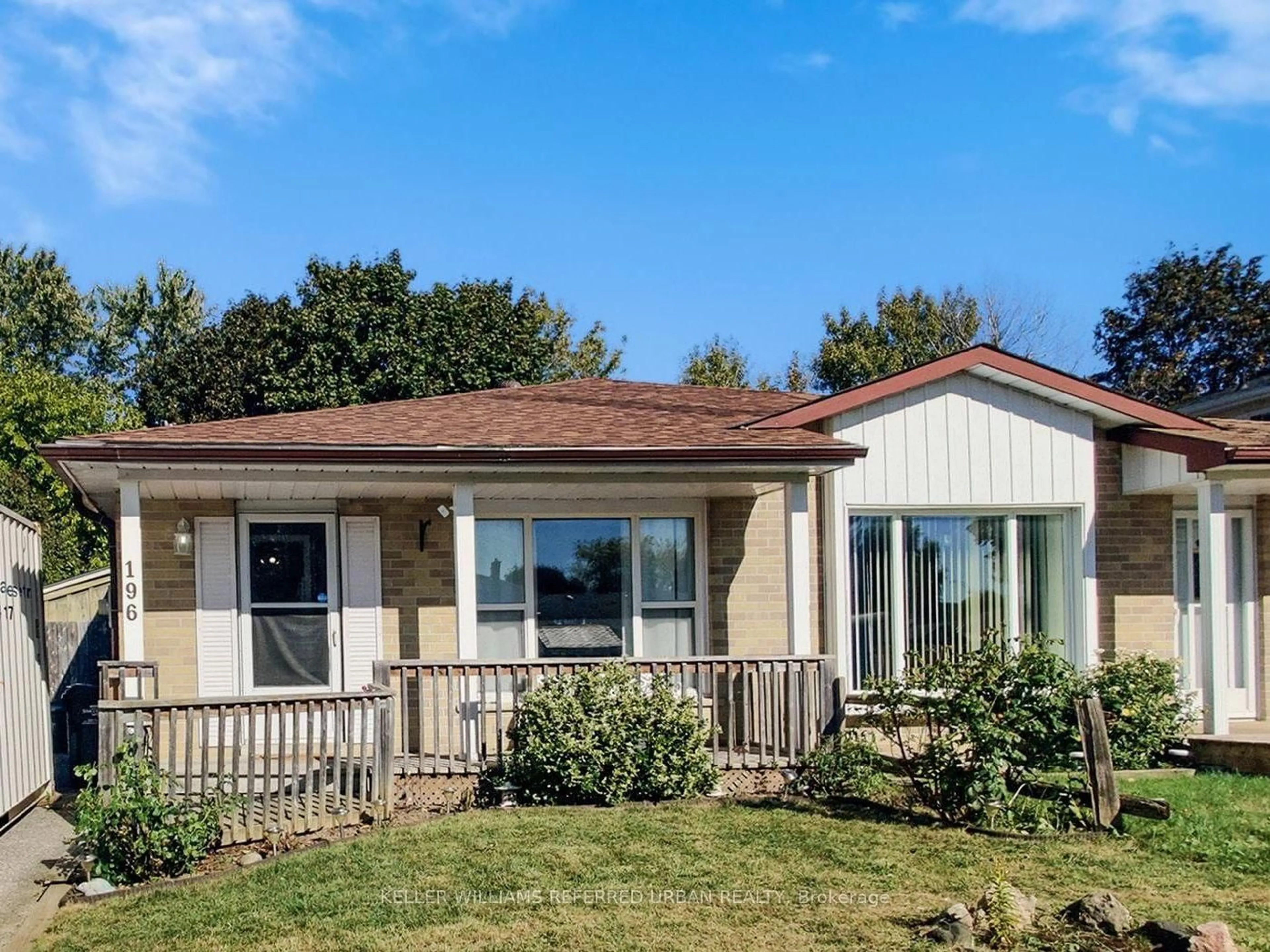Home with vinyl exterior material, unknown for 196 Beattie Ave, New Tecumseth Ontario L9R 1C1