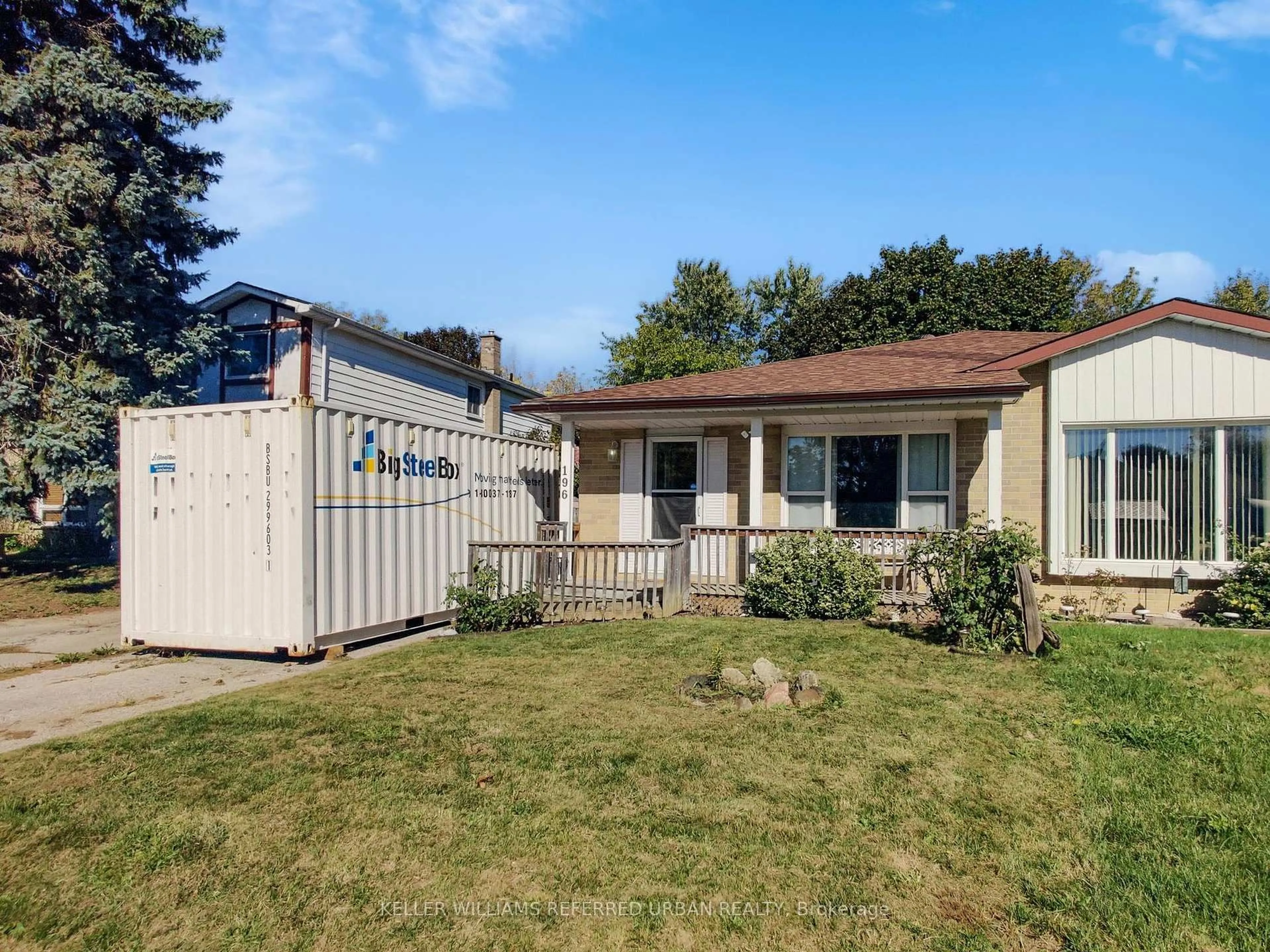 Home with vinyl exterior material, street for 196 Beattie Ave, New Tecumseth Ontario L9R 1C1