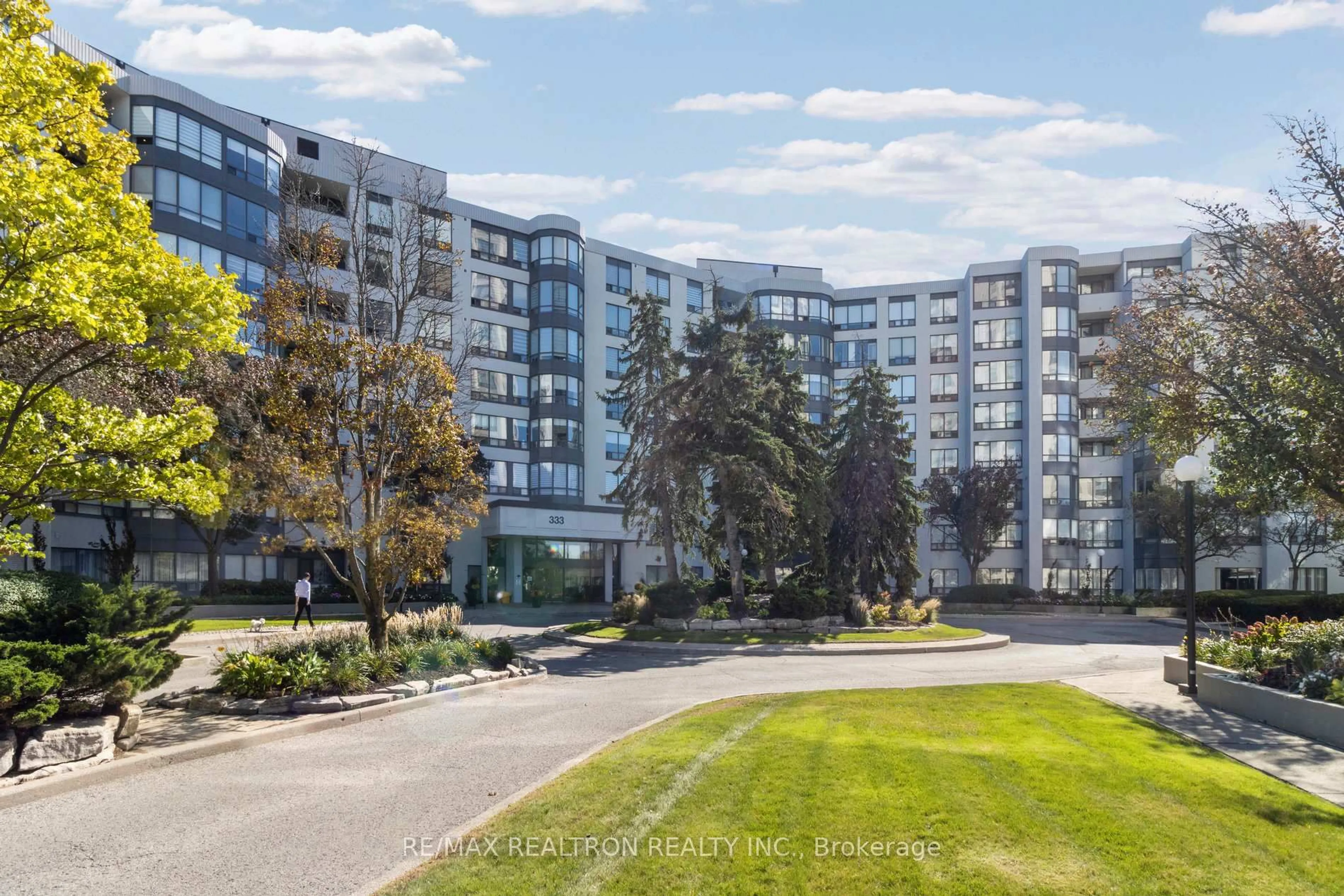 A pic from outside/outdoor area/front of a property/back of a property/a pic from drone, street for 333 Clark Ave #307, Vaughan Ontario L4J 7K4