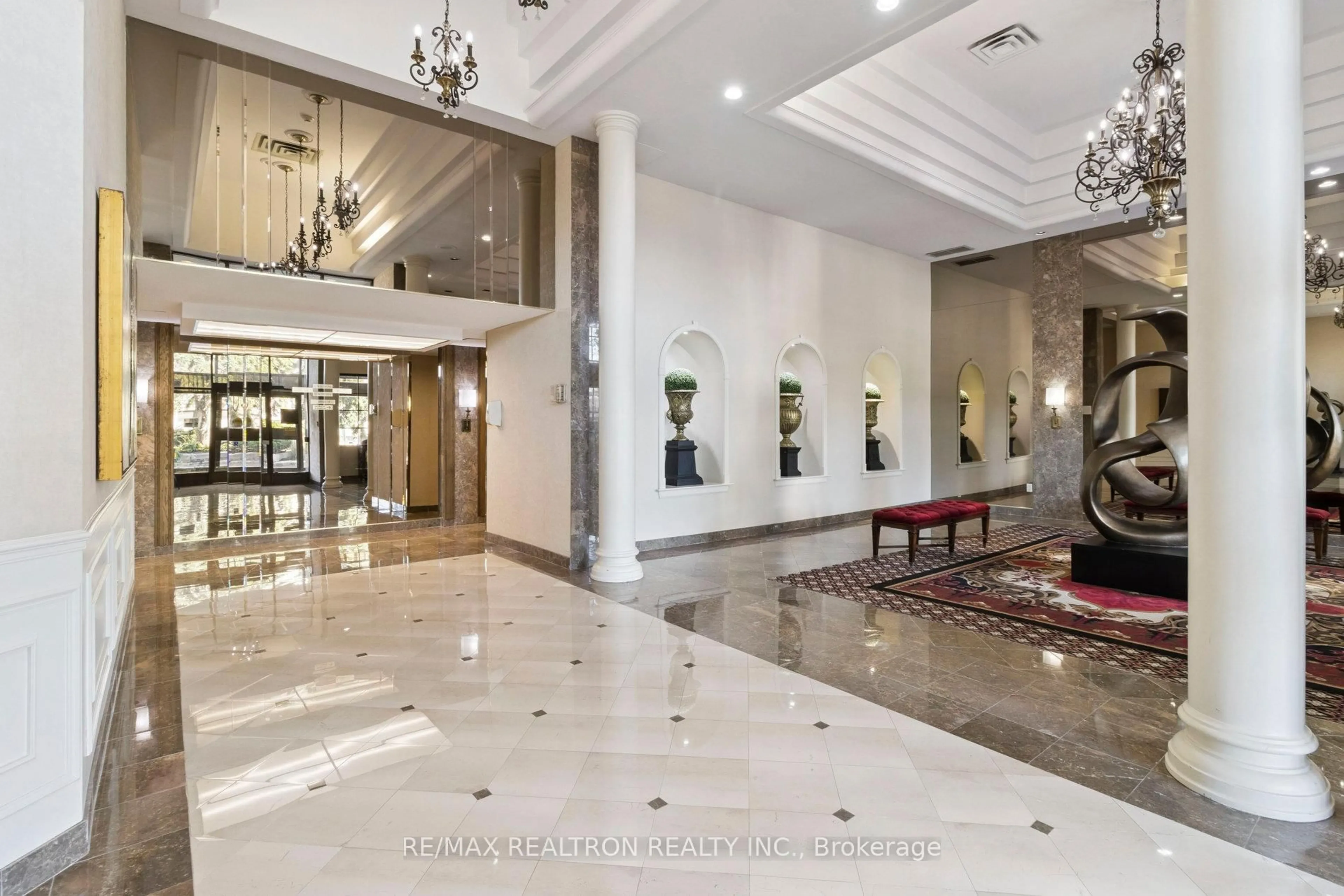 Lobby for 333 Clark Ave #307, Vaughan Ontario L4J 7K4