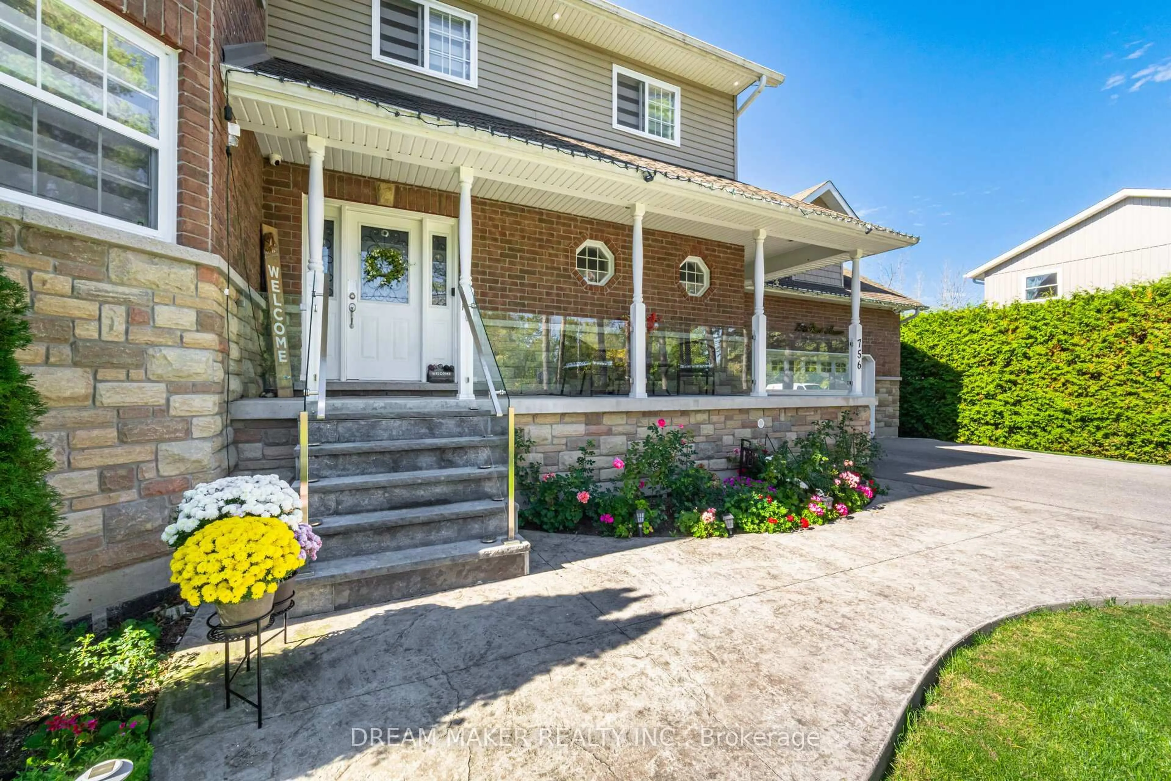 Home with brick exterior material, street for 756 Third Ave, Georgina Ontario L0E 1S0