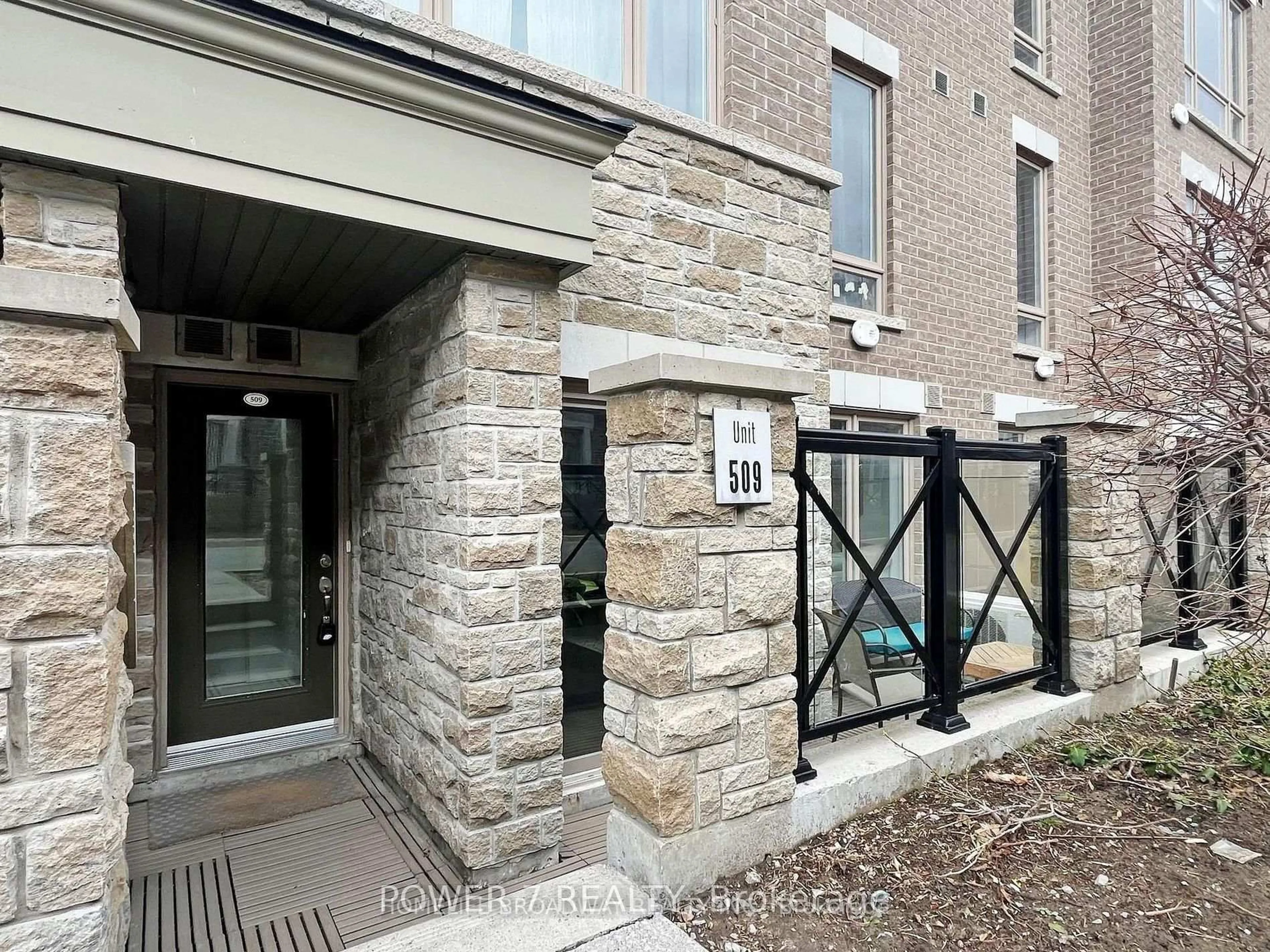 Indoor entryway for 30 Dunsheath Way #509, Markham Ontario L6B 1N3