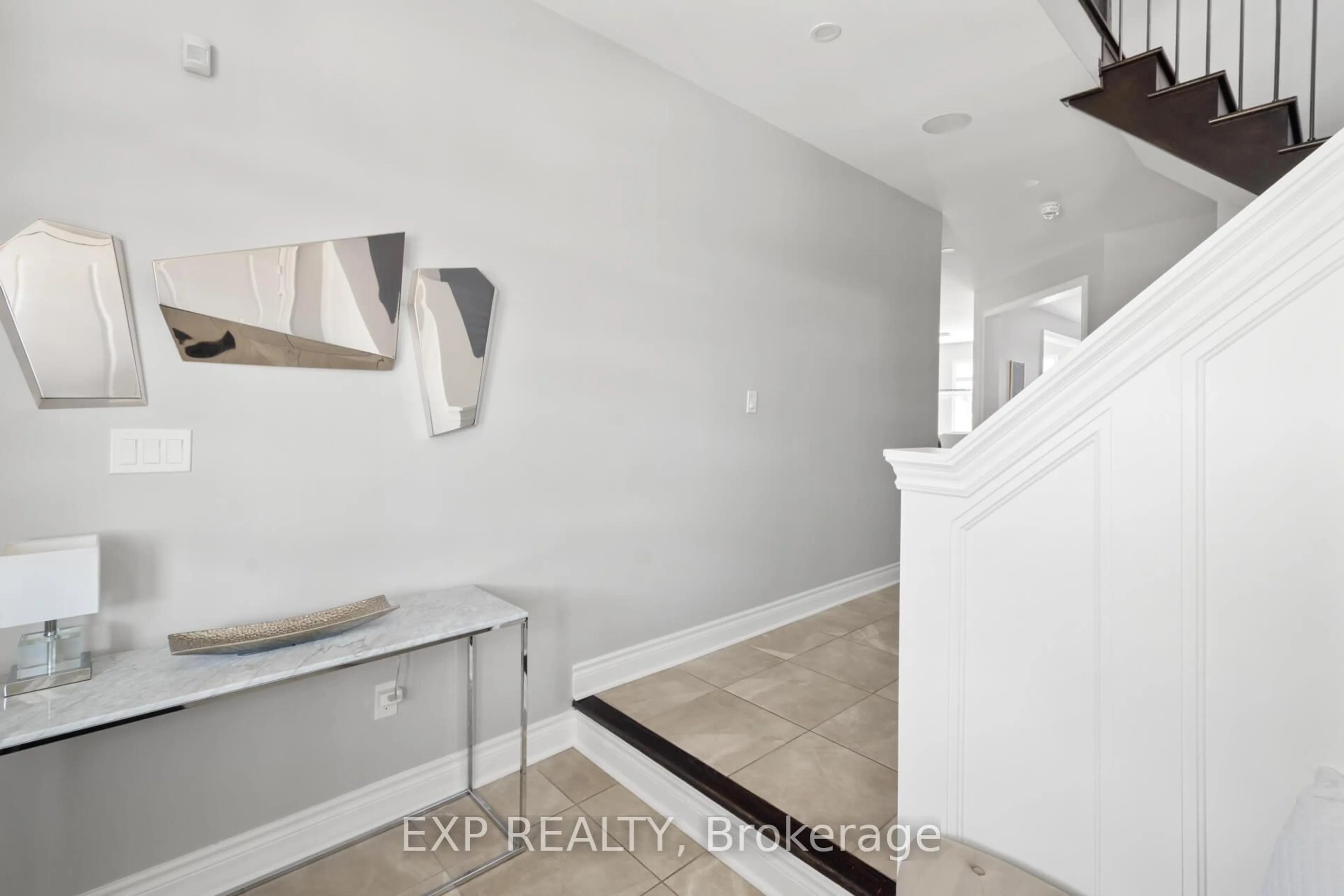 Indoor entryway for 56 Lewis Ave, Bradford West Gwillimbury Ontario L3Z 0X2