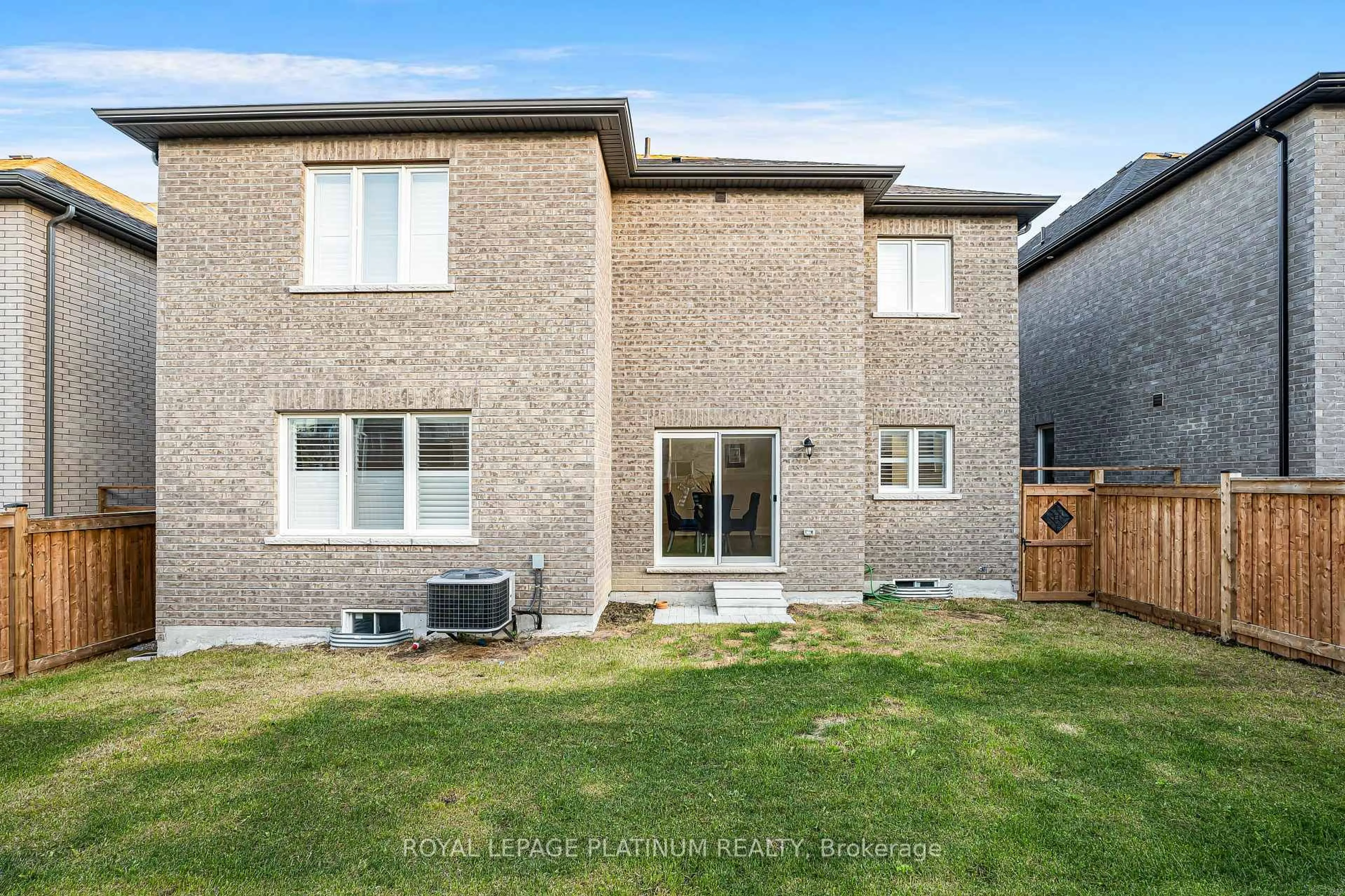 Home with brick exterior material, street for 1348 Harrington St, Innisfil Ontario L0L 1W0