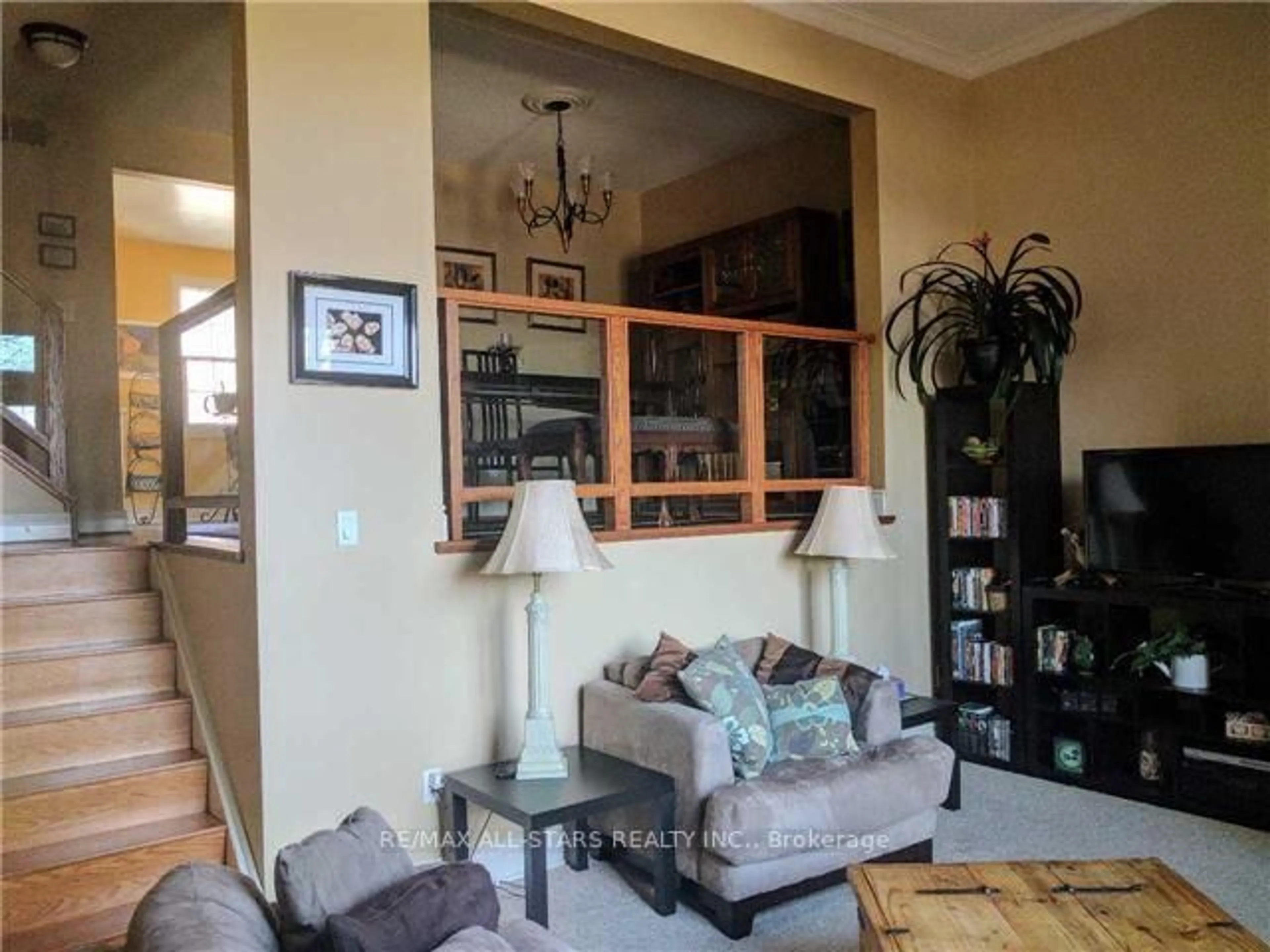 Living room with furniture, unknown for 6 Hepworth Way, Markham Ontario L3P 3S9