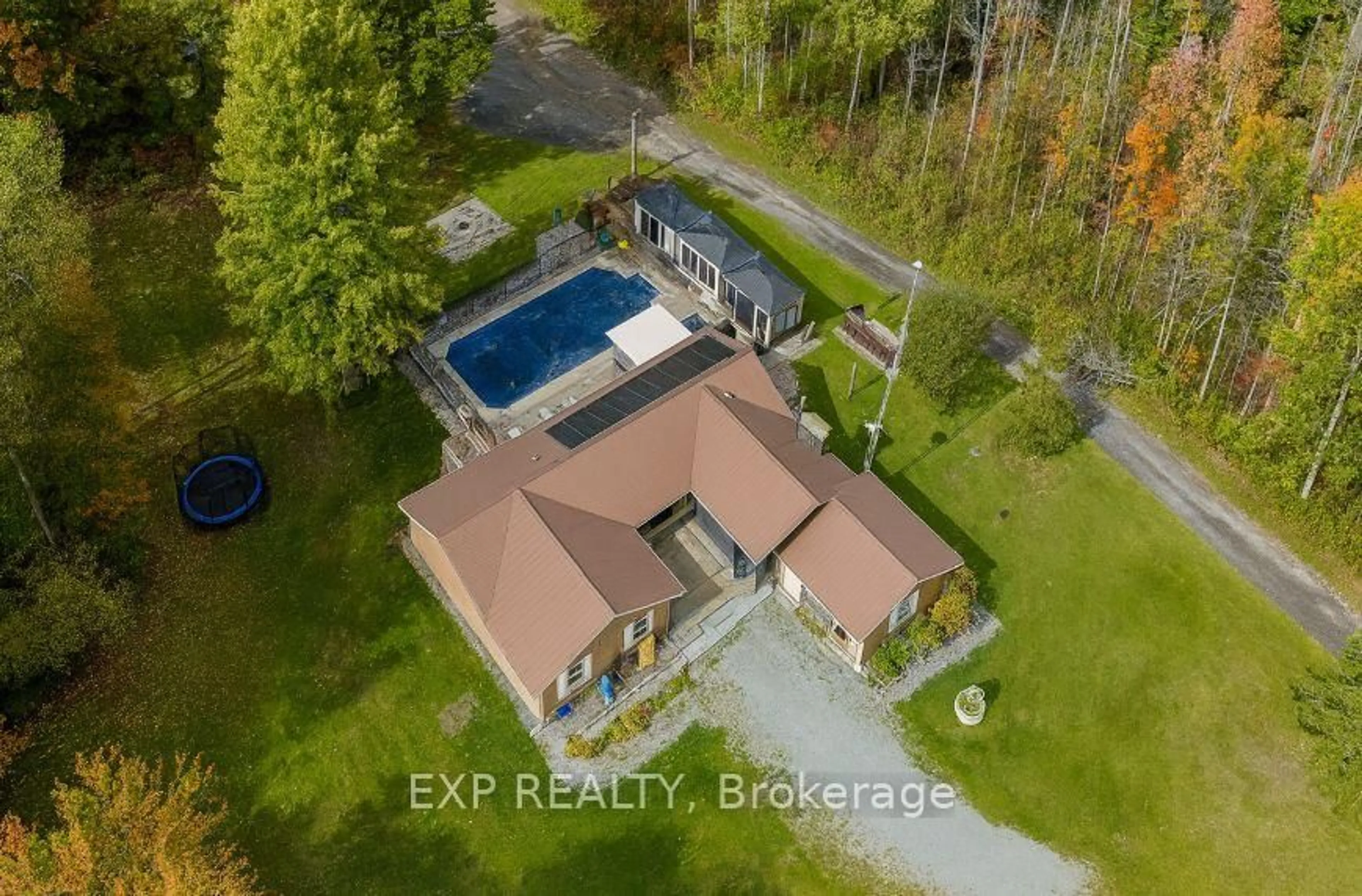 A pic from outside/outdoor area/front of a property/back of a property/a pic from drone, building for 24762 Weirs Sdrd, Georgina Ontario L0E 1N0