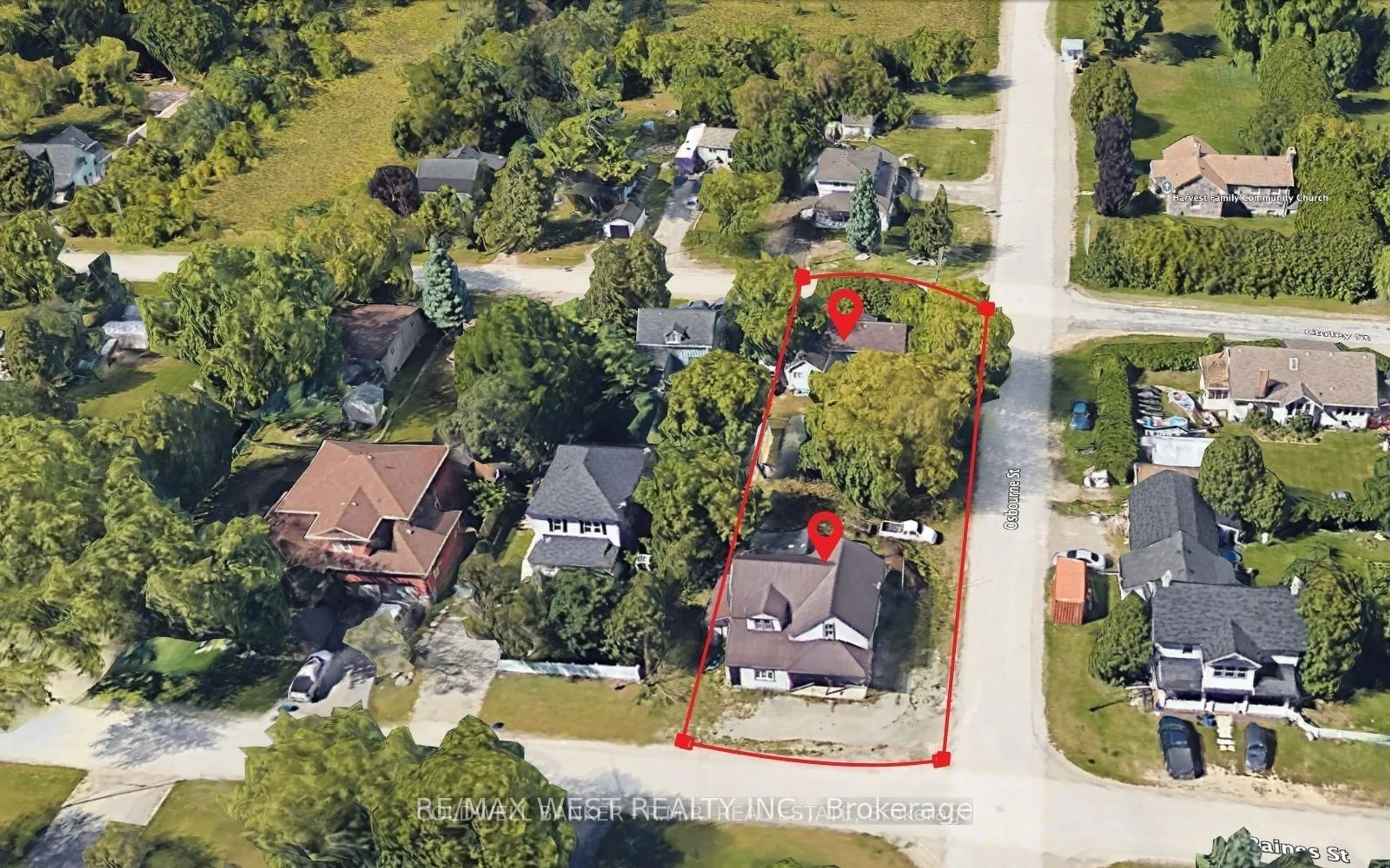 A pic from outside/outdoor area/front of a property/back of a property/a pic from drone, street for 374 Raines St, Georgina Ontario L4P 3C8