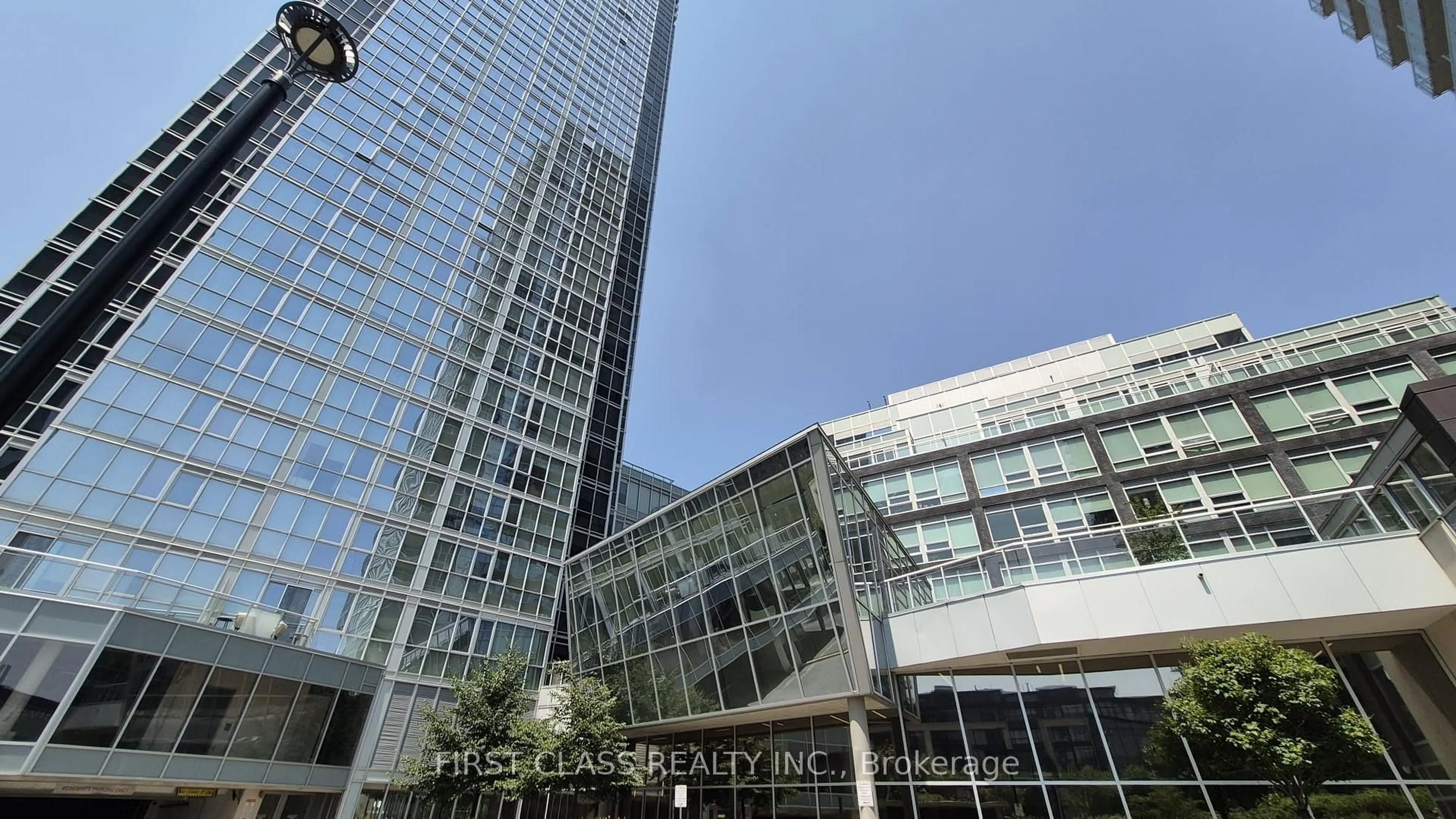 Indoor foyer for 2916 Highway 7 #1309, Vaughan Ontario L4K 0K6