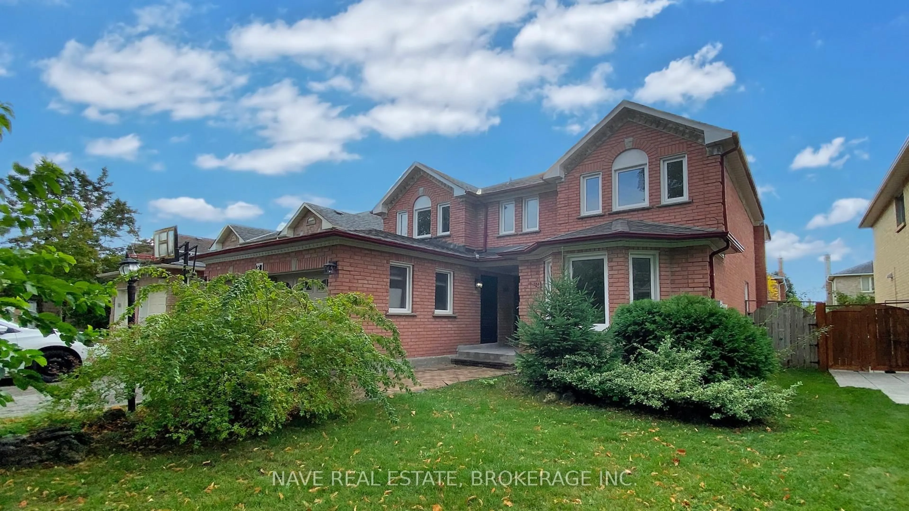 Home with brick exterior material, unknown for 9 Tollbar Crt, Richmond Hill Ontario L4C 9J4