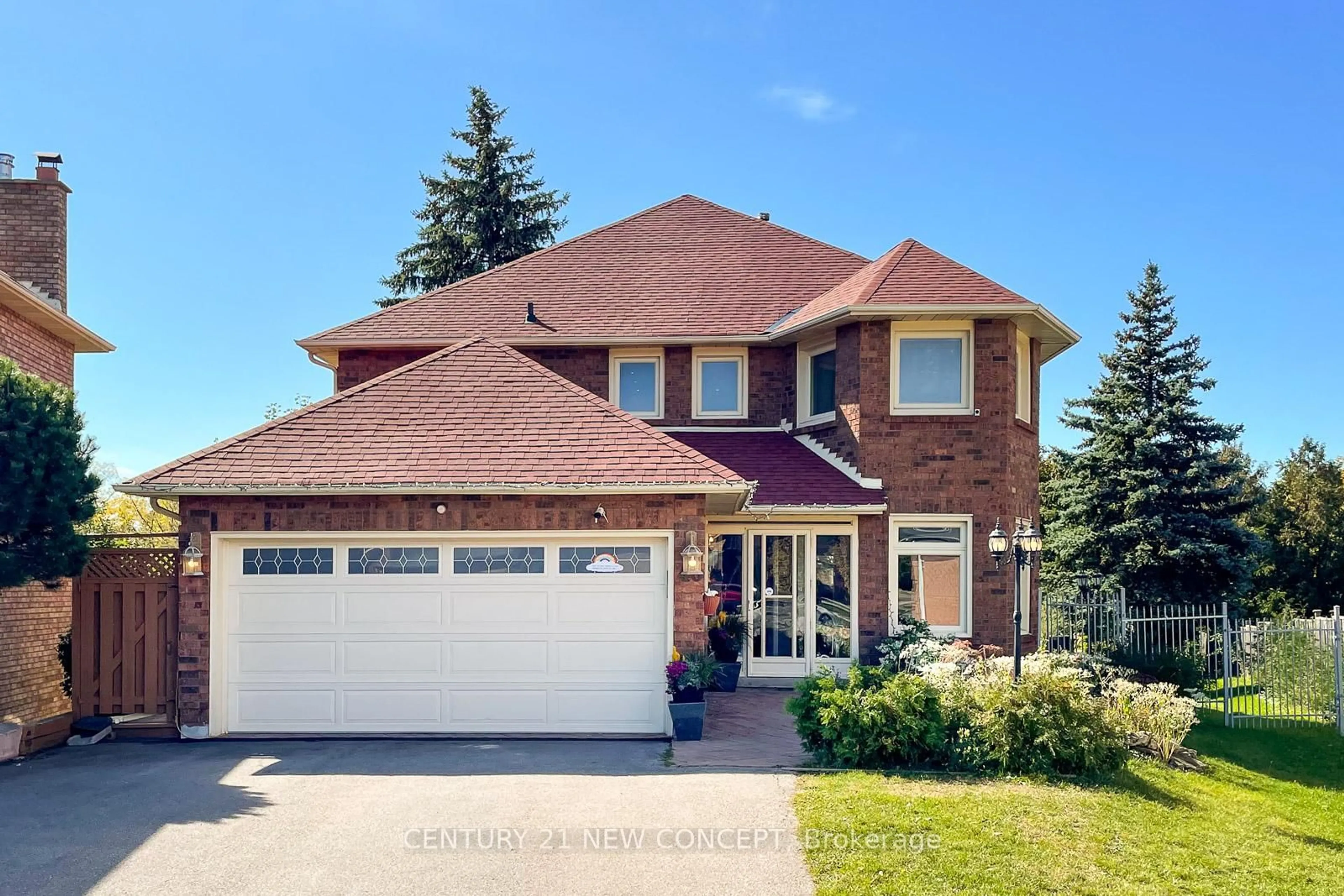Home with brick exterior material, street for 40 Marchwood Cres, Richmond Hill Ontario L4C 8M5