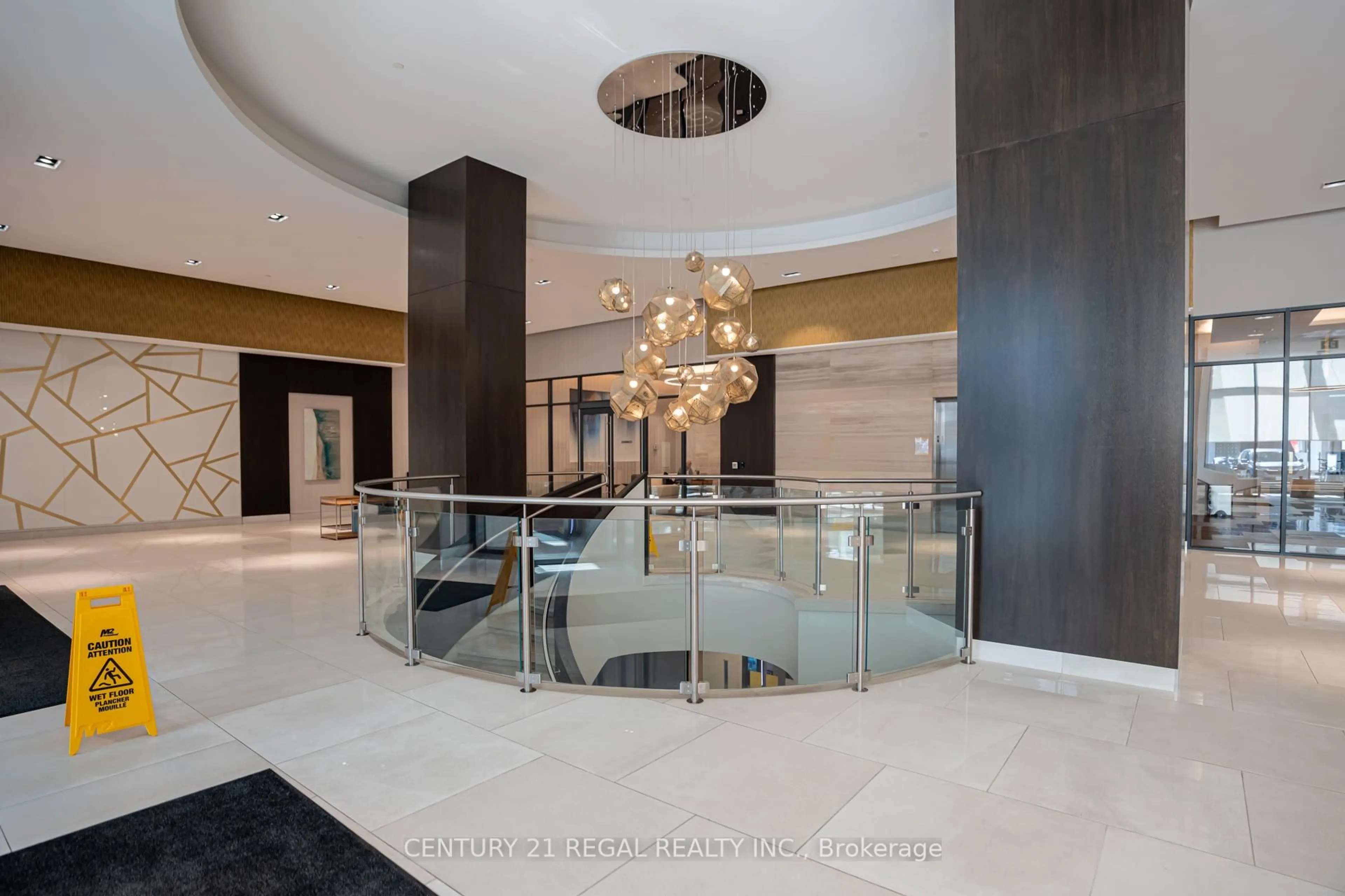 Indoor foyer for 9000 Jane St #2125, Vaughan Ontario L4K 0M6