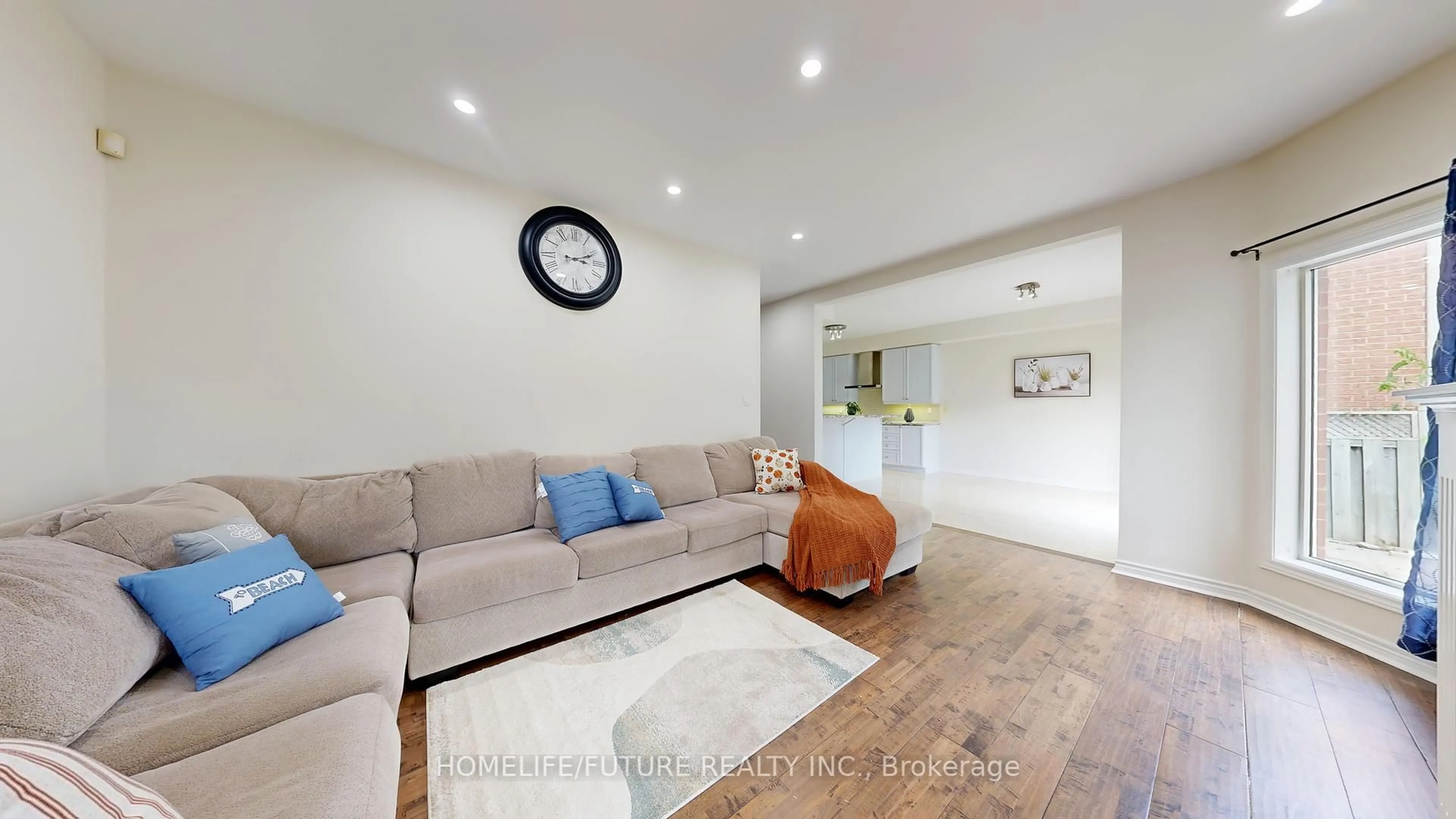 Living room with furniture, unknown for 51 Estate Garden Dr, Richmond Hill Ontario L4E 3V5