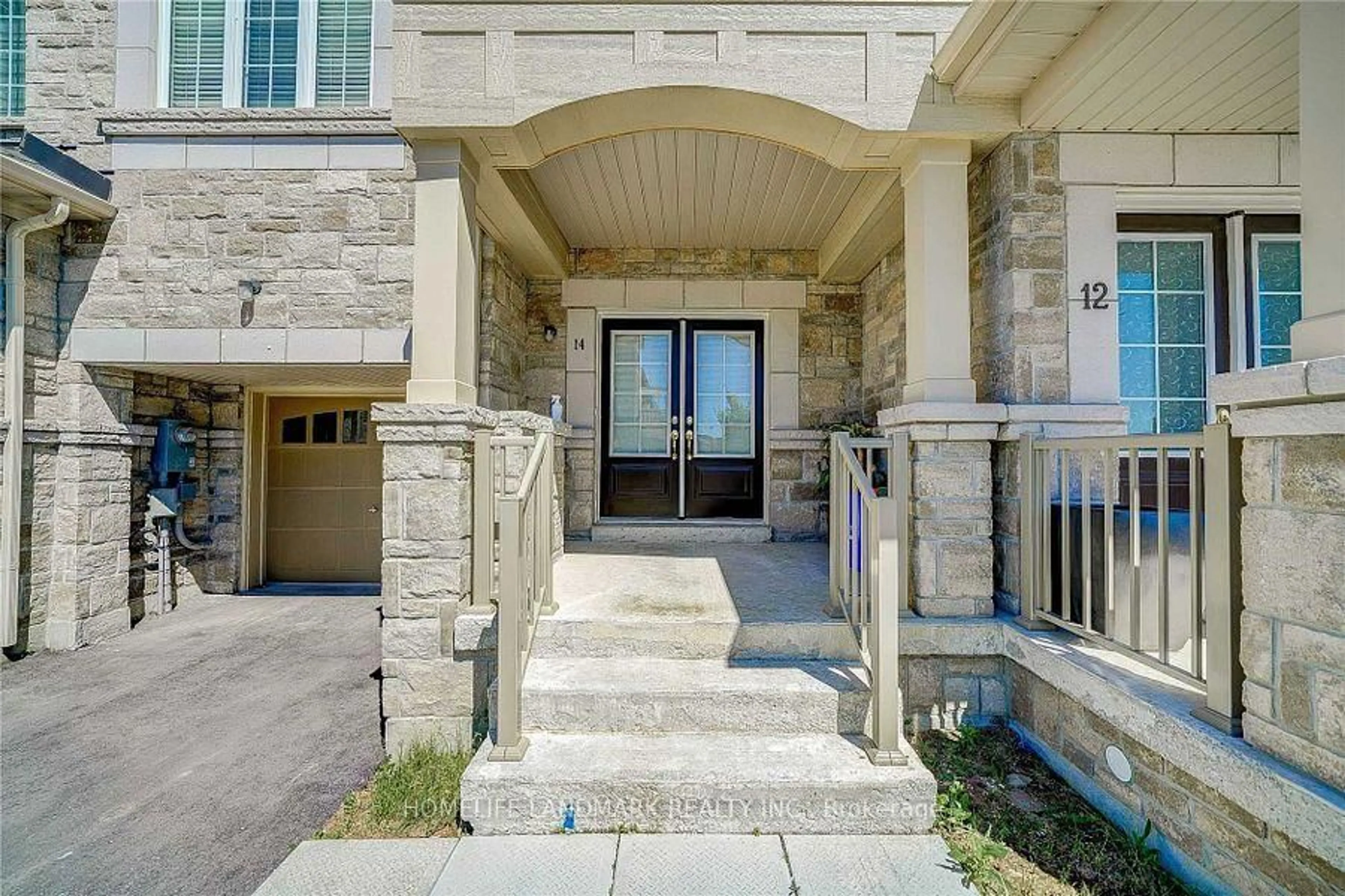 Indoor entryway for 14 Hartney Dr, Richmond Hill Ontario L4S 0J8