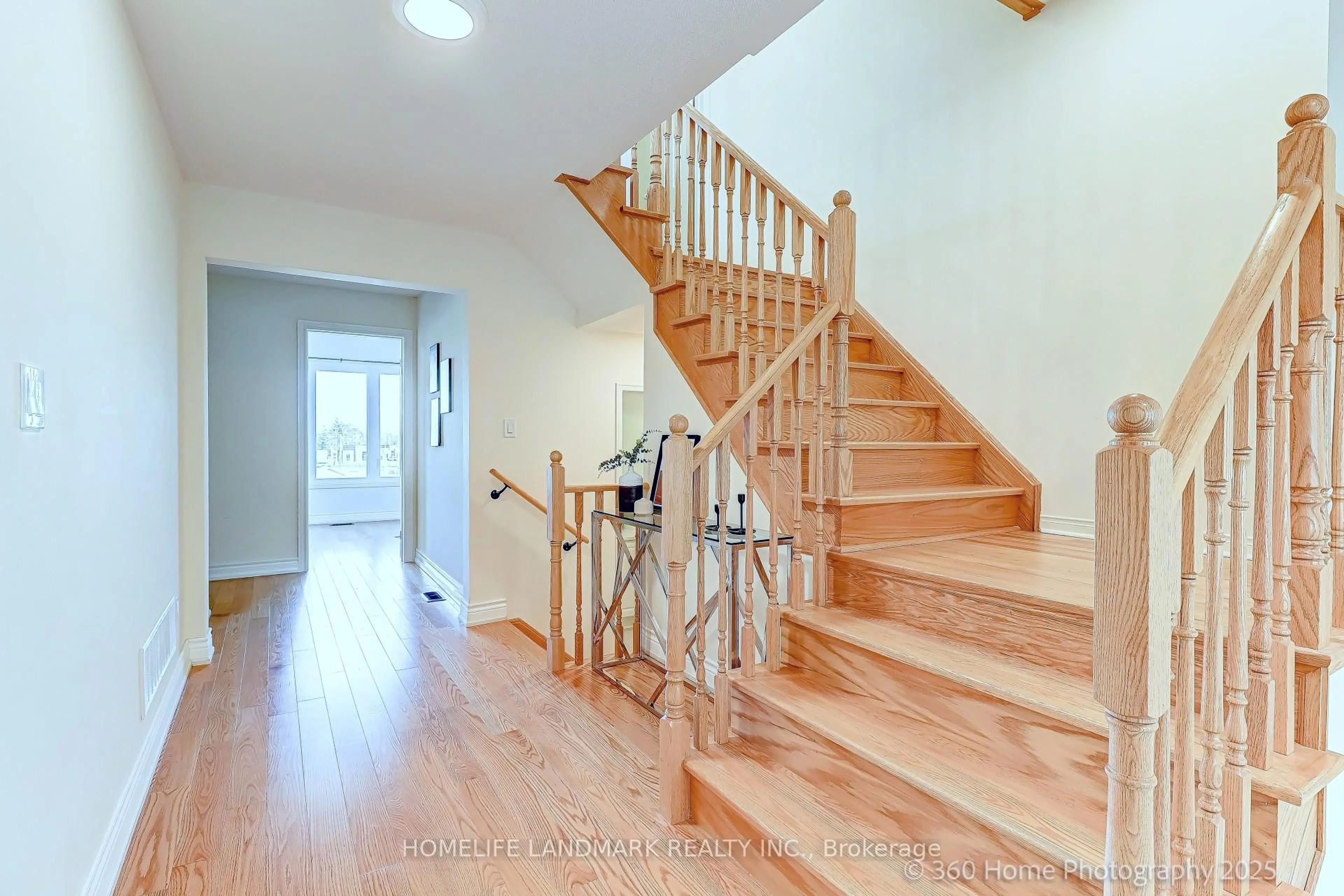 Stairs for 14 Hartney Dr, Richmond Hill Ontario L4S 0J8