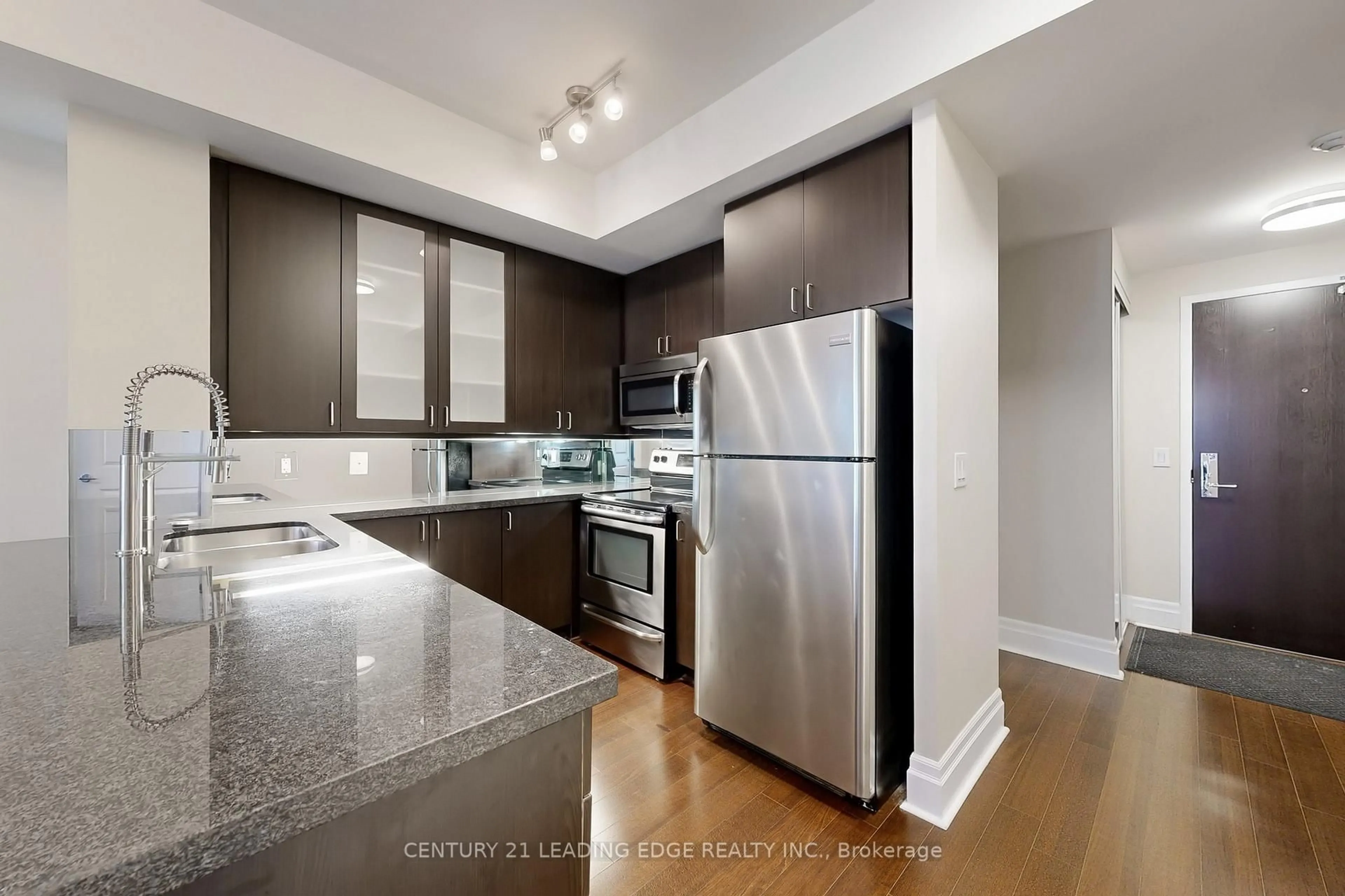 Standard kitchen, wood/laminate floor for 131 Upper Duke Cres #906, Markham Ontario L6G 0C9