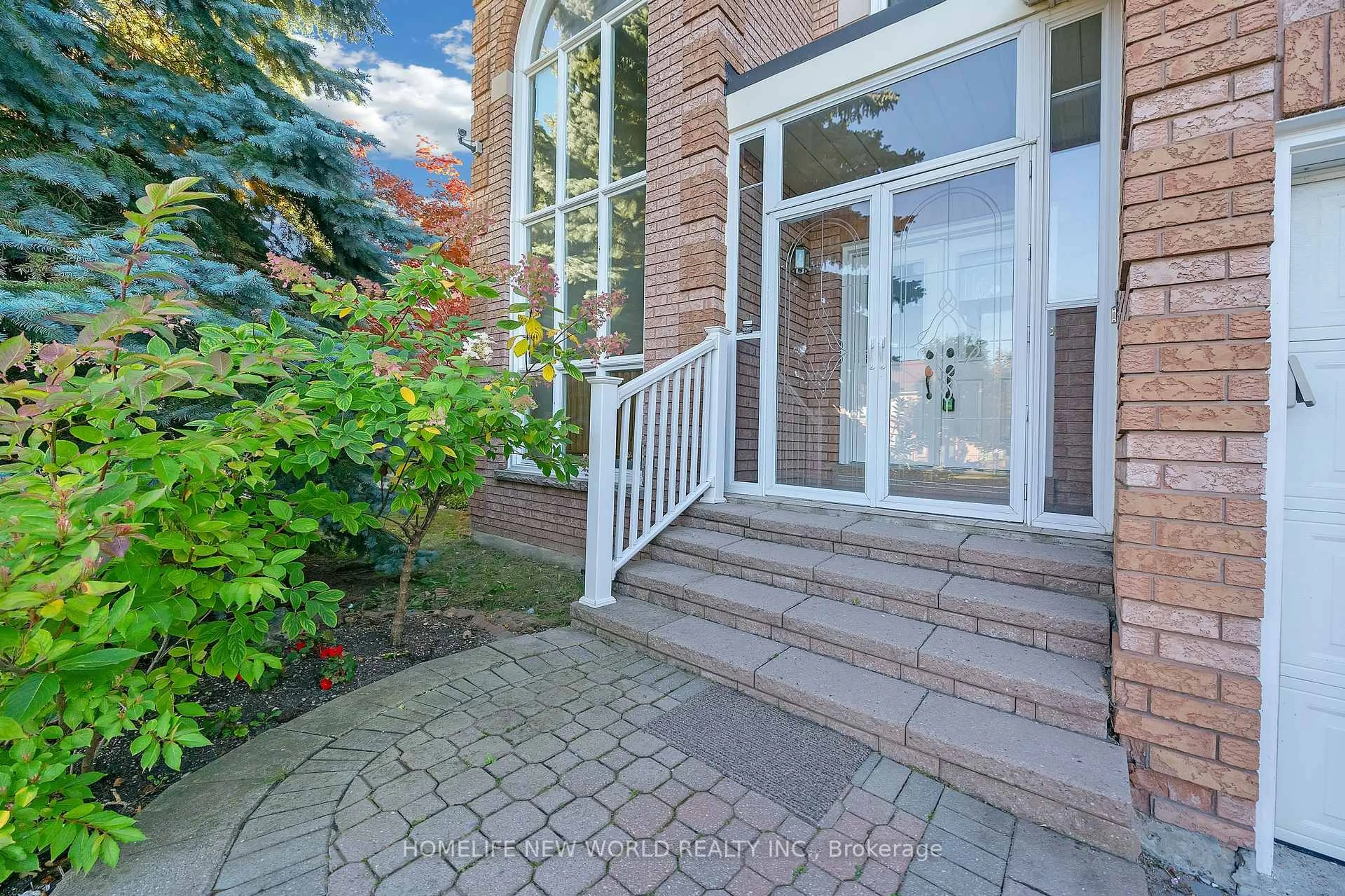Unknown for 99 Clarendon Dr, Richmond Hill Ontario L4B 3W5