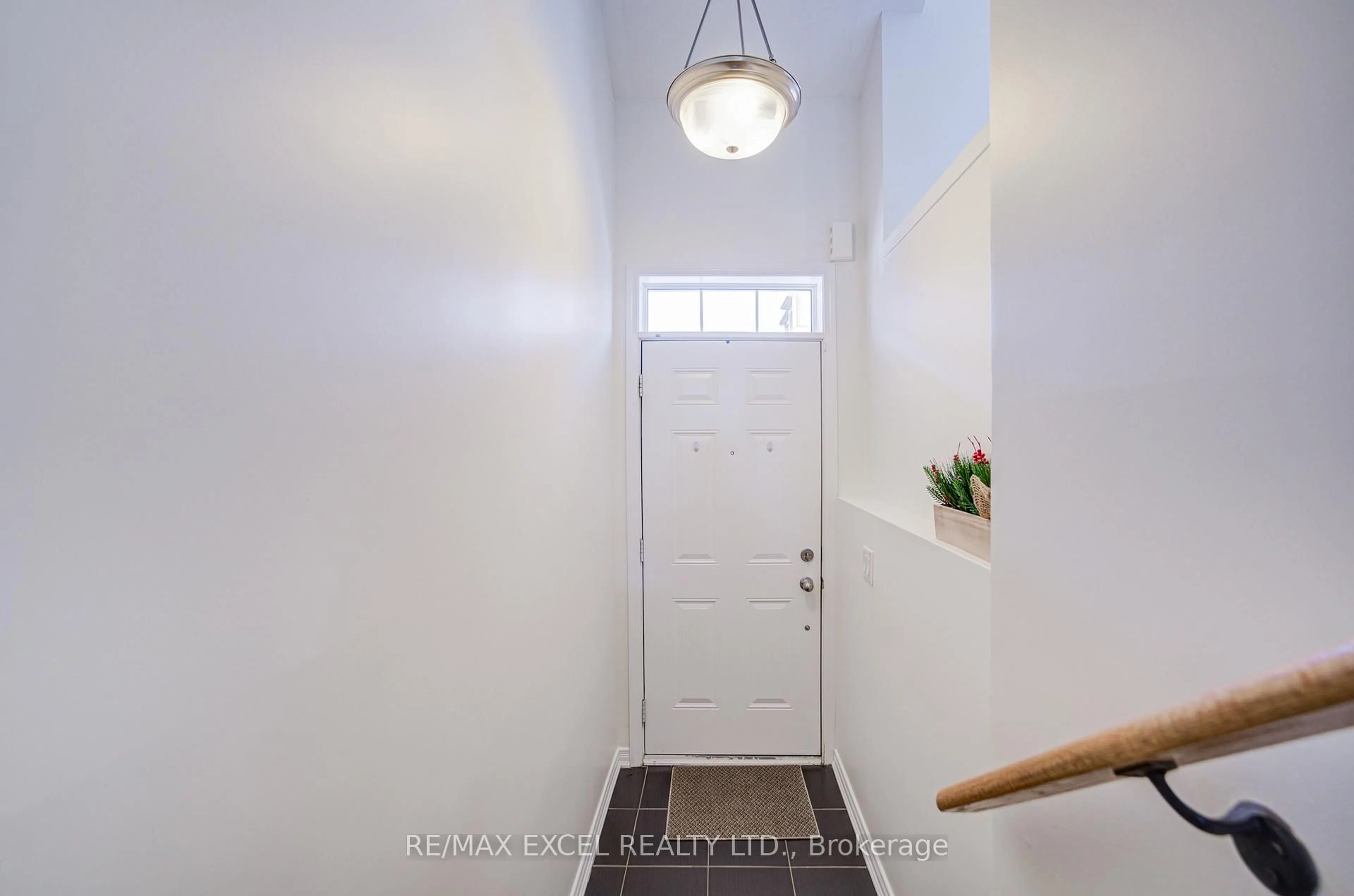 Indoor entryway for 24 Ormerod Lane #50, Richmond Hill Ontario L4S 0G3