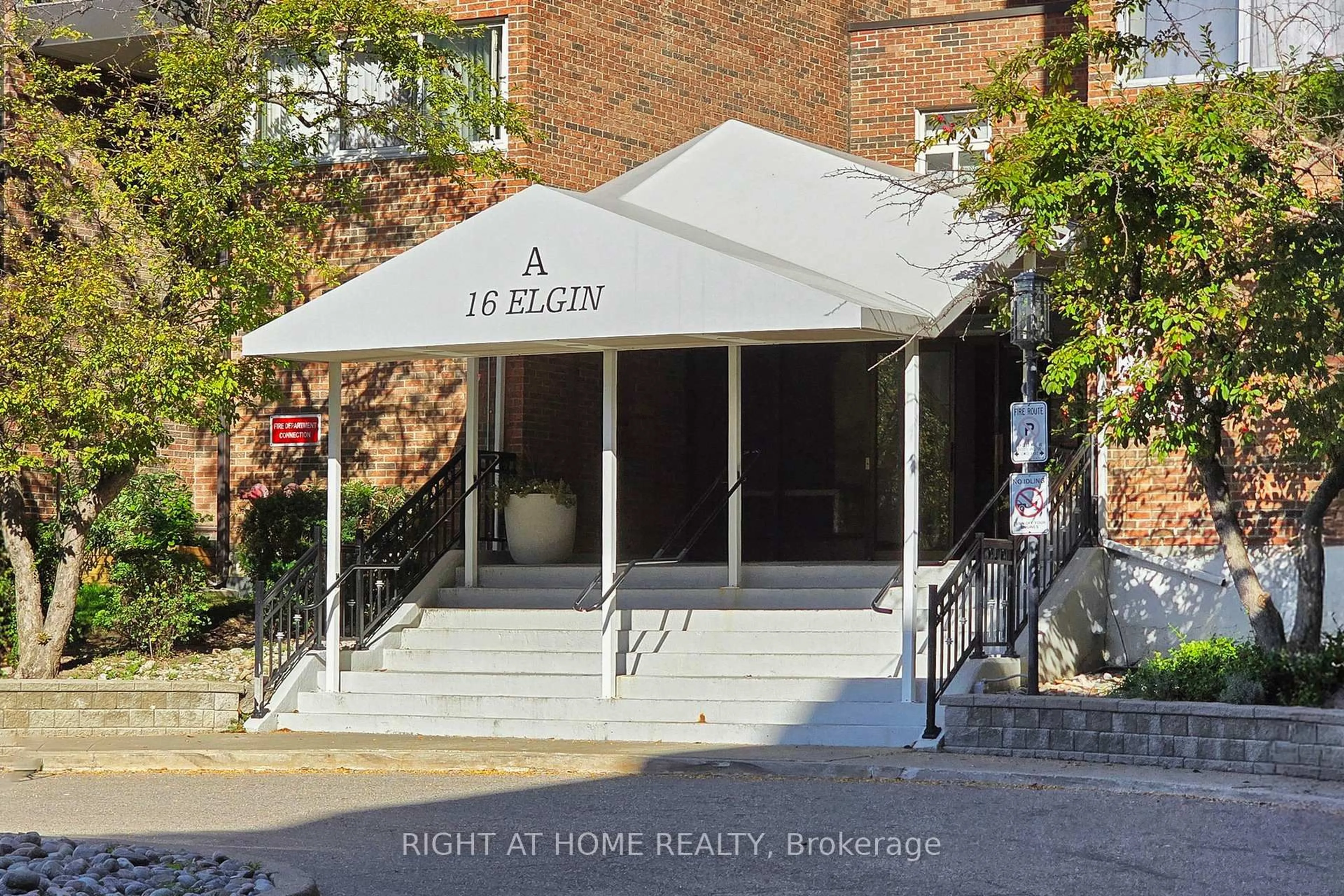 Unknown for 16 Elgin St #320, Markham Ontario L3T 4T4