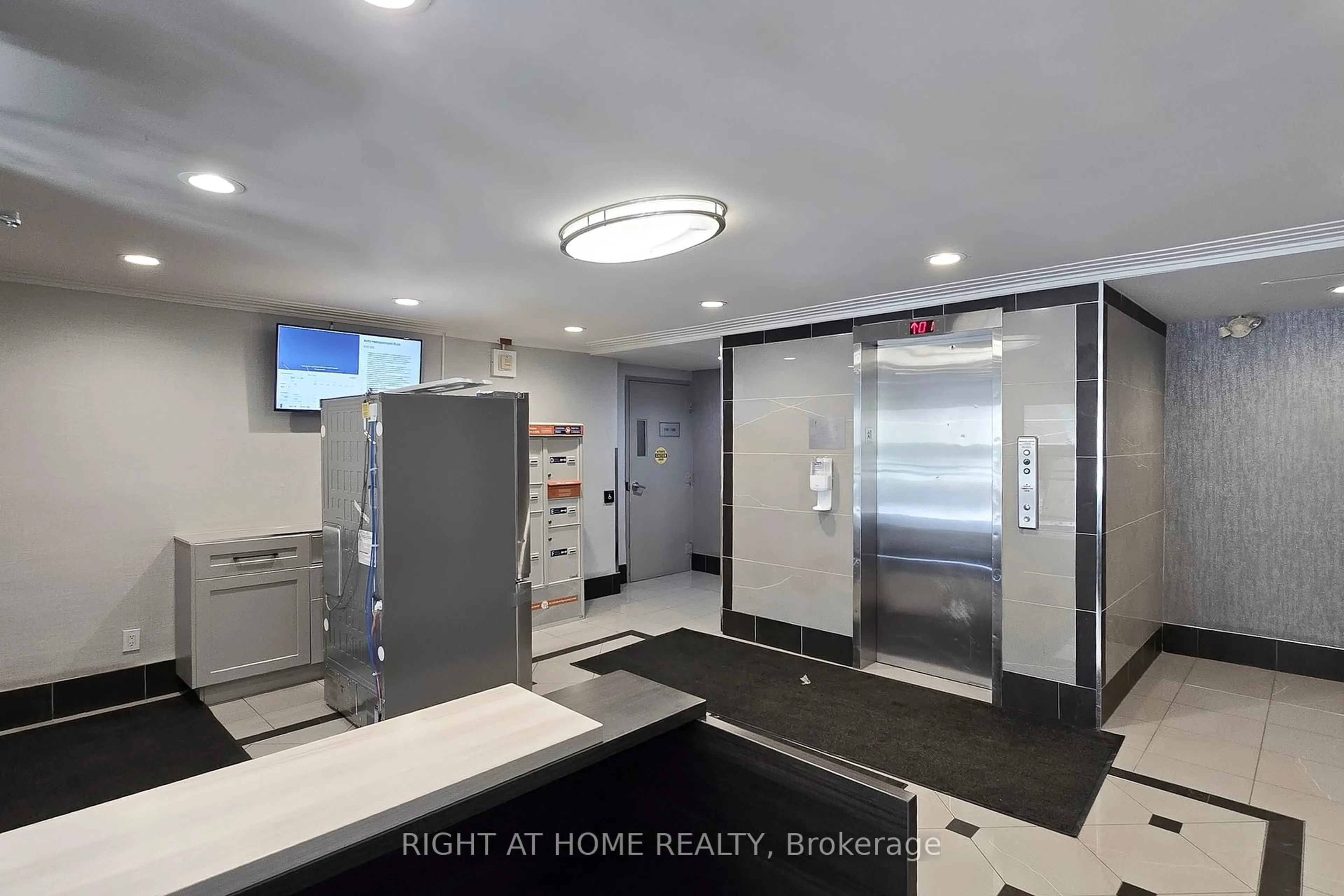 Unknown for 16 Elgin St #320, Markham Ontario L3T 4T4