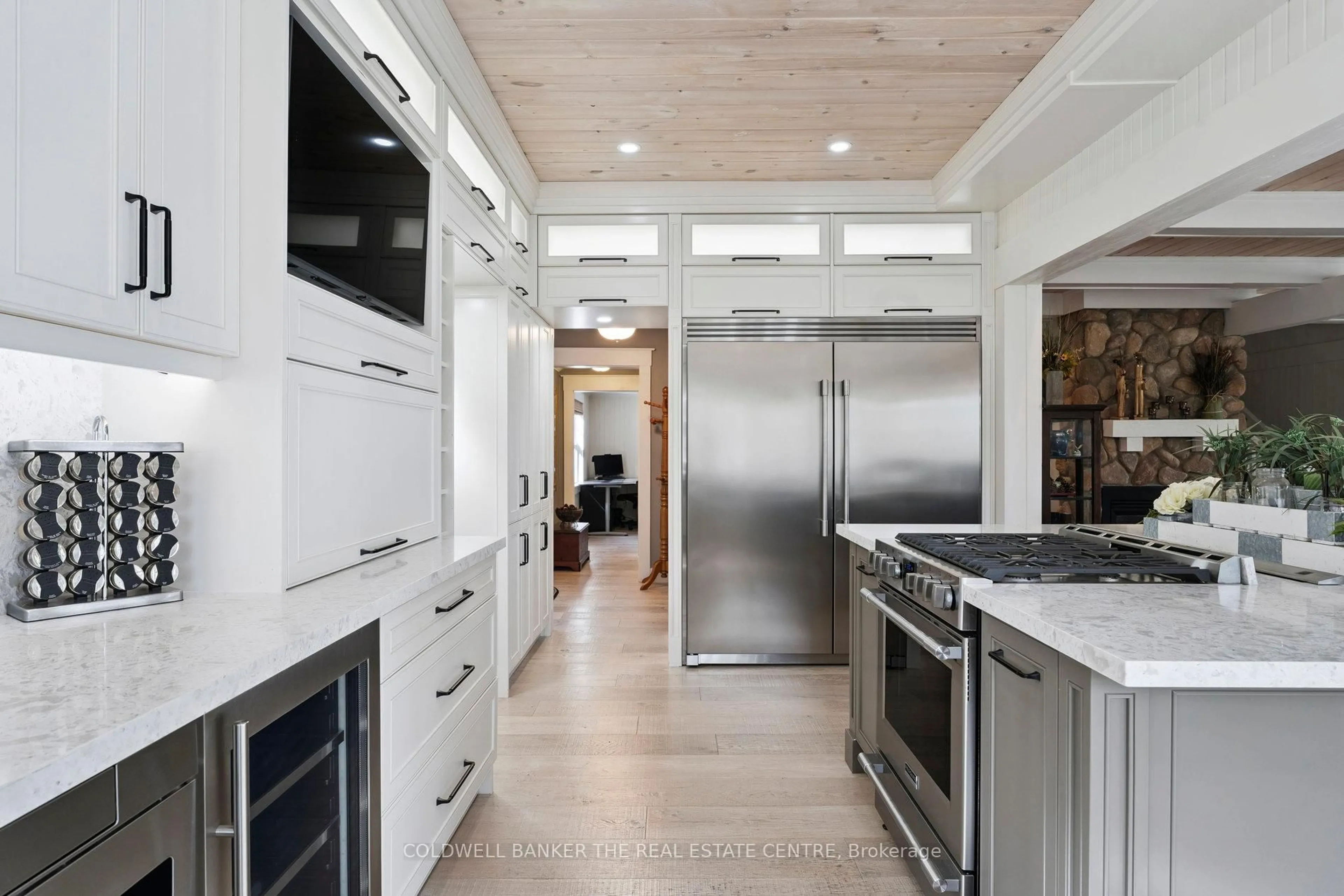 Contemporary kitchen, unknown for 1099 Stoney Point Rd, Innisfil Ontario L0L 1W0