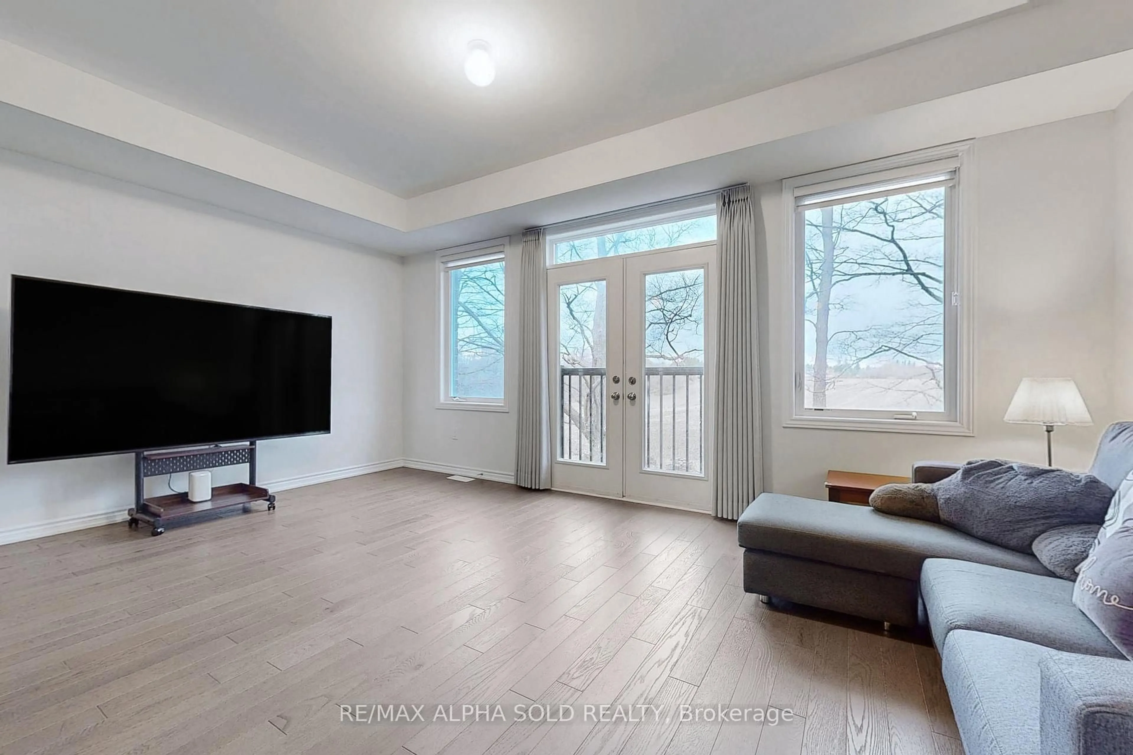 Living room with furniture, unknown for 66 Puisaya Dr, Richmond Hill Ontario L4E 1L2