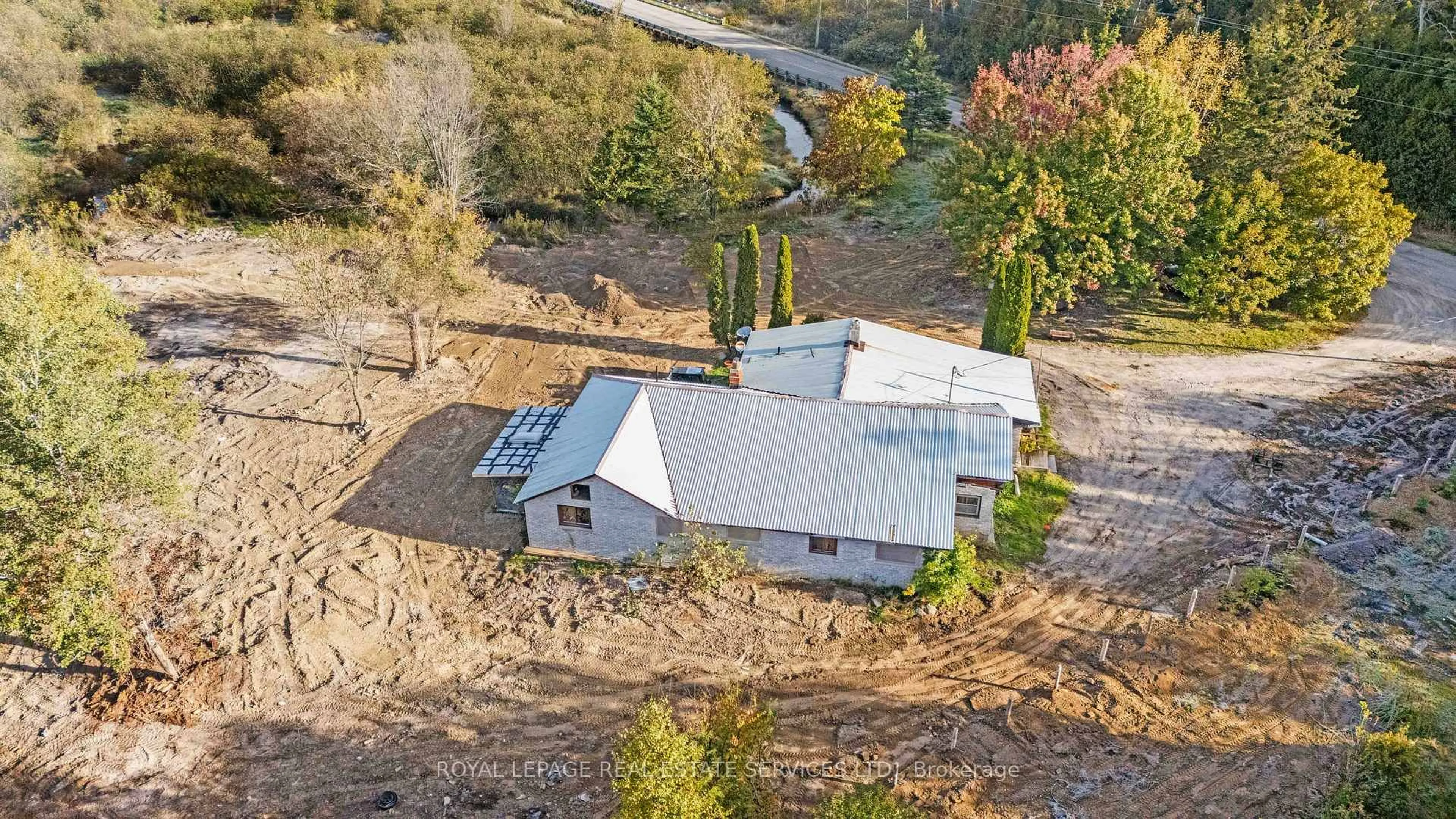 A pic from outside/outdoor area/front of a property/back of a property/a pic from drone, unknown for 21852 East Town Line, East Gwillimbury Ontario L0E 1T0